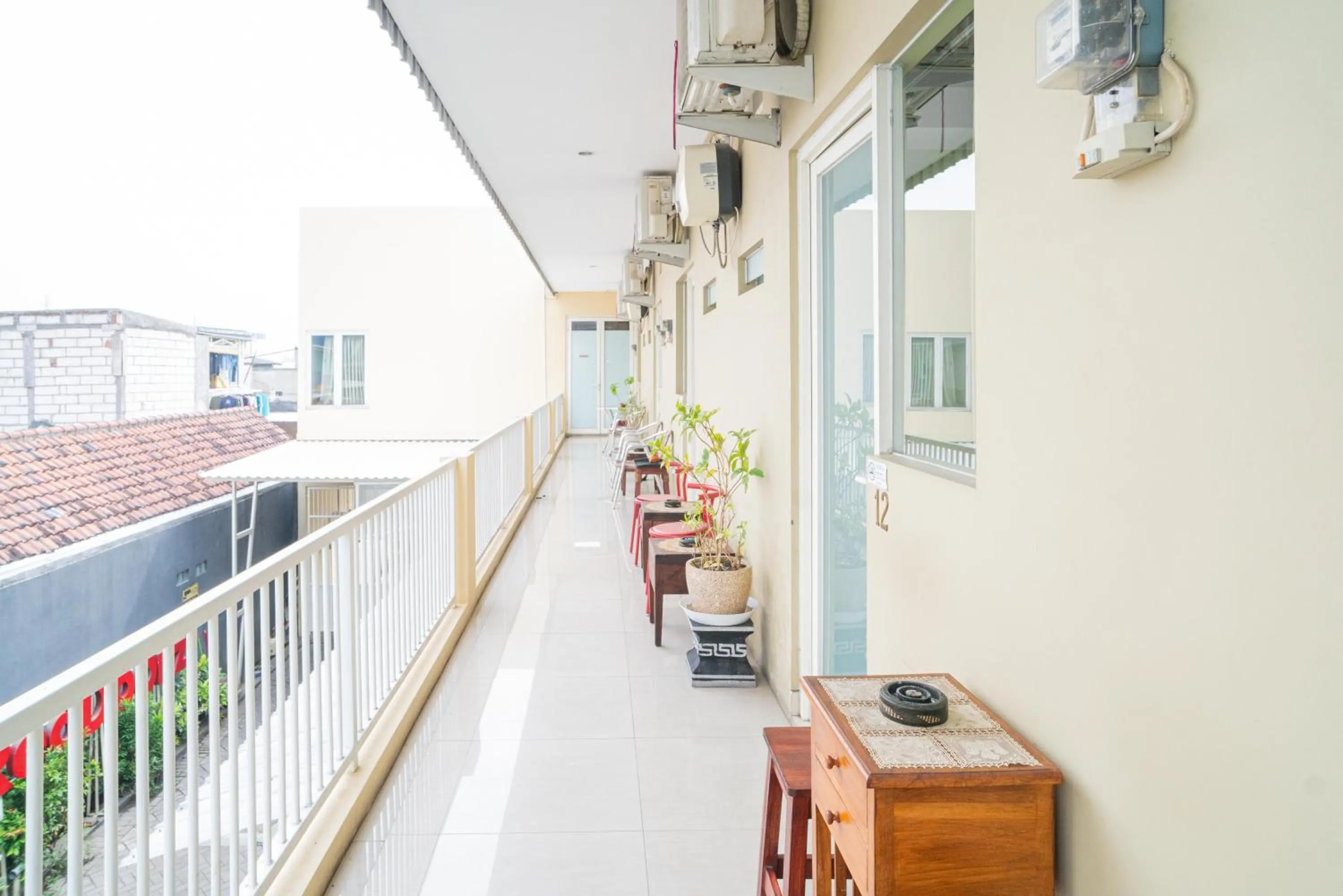Balcony/Terrace in RedDoorz Syariah near Suncity Mall Sidoarjo