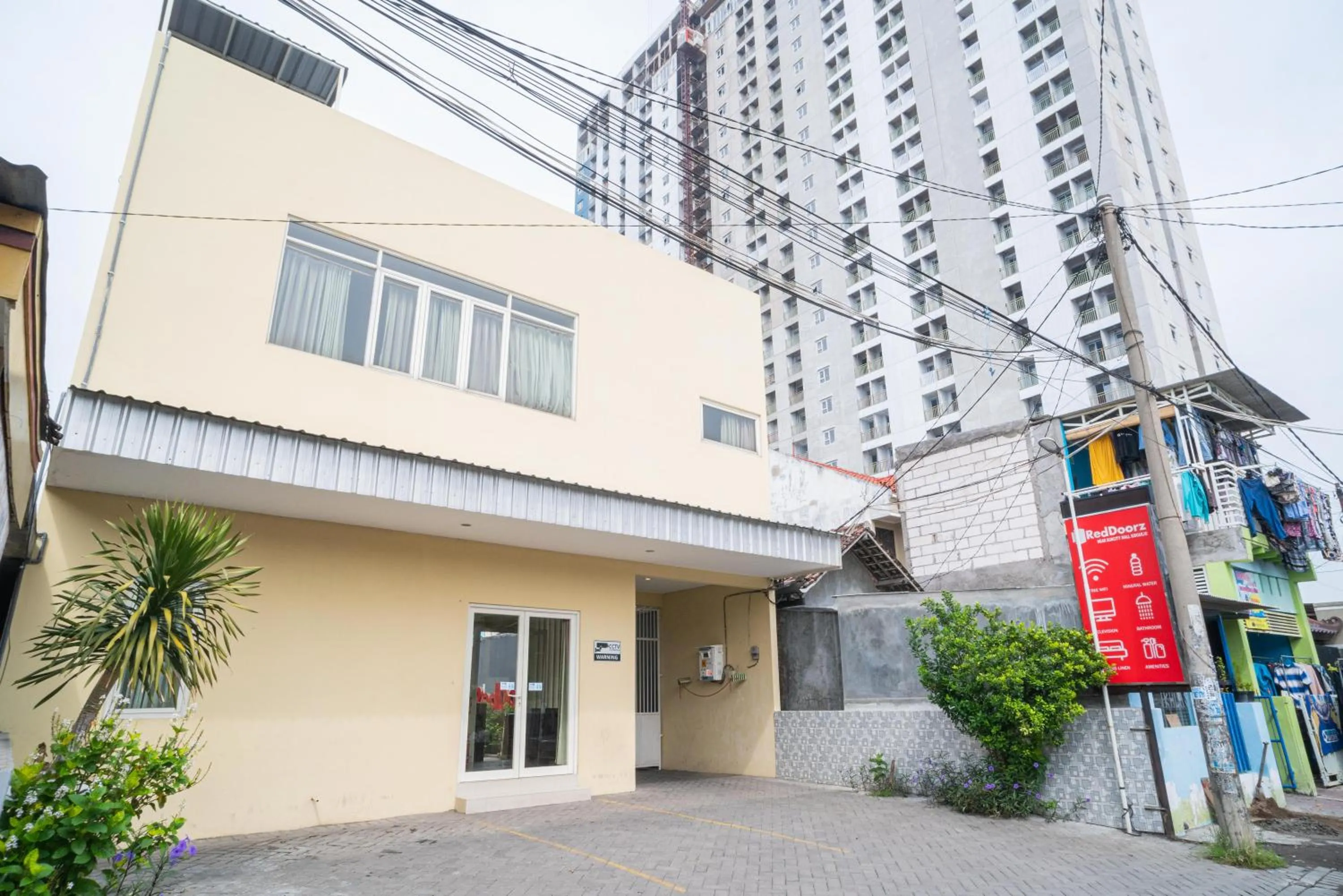 Property building in RedDoorz Syariah near Suncity Mall Sidoarjo