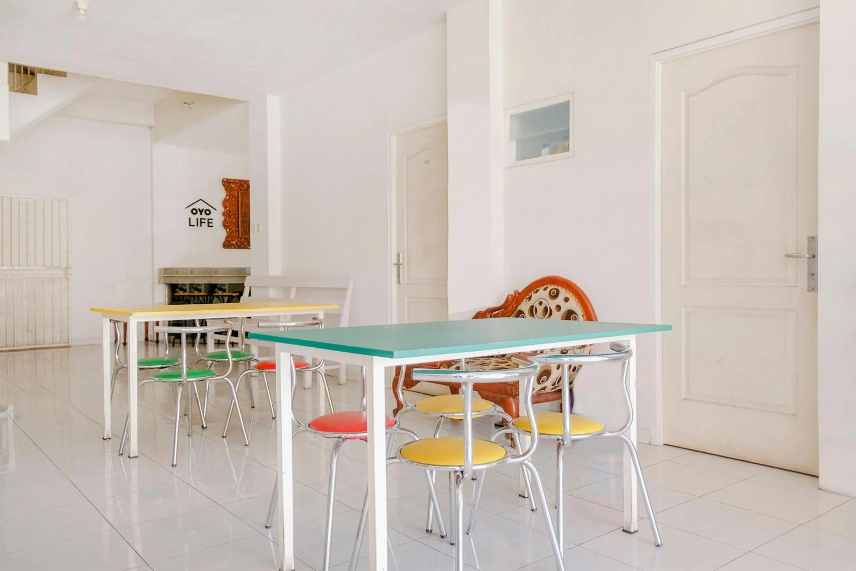 Lobby or reception in OYO Life 2760 Kost Simpang Borobudur 47