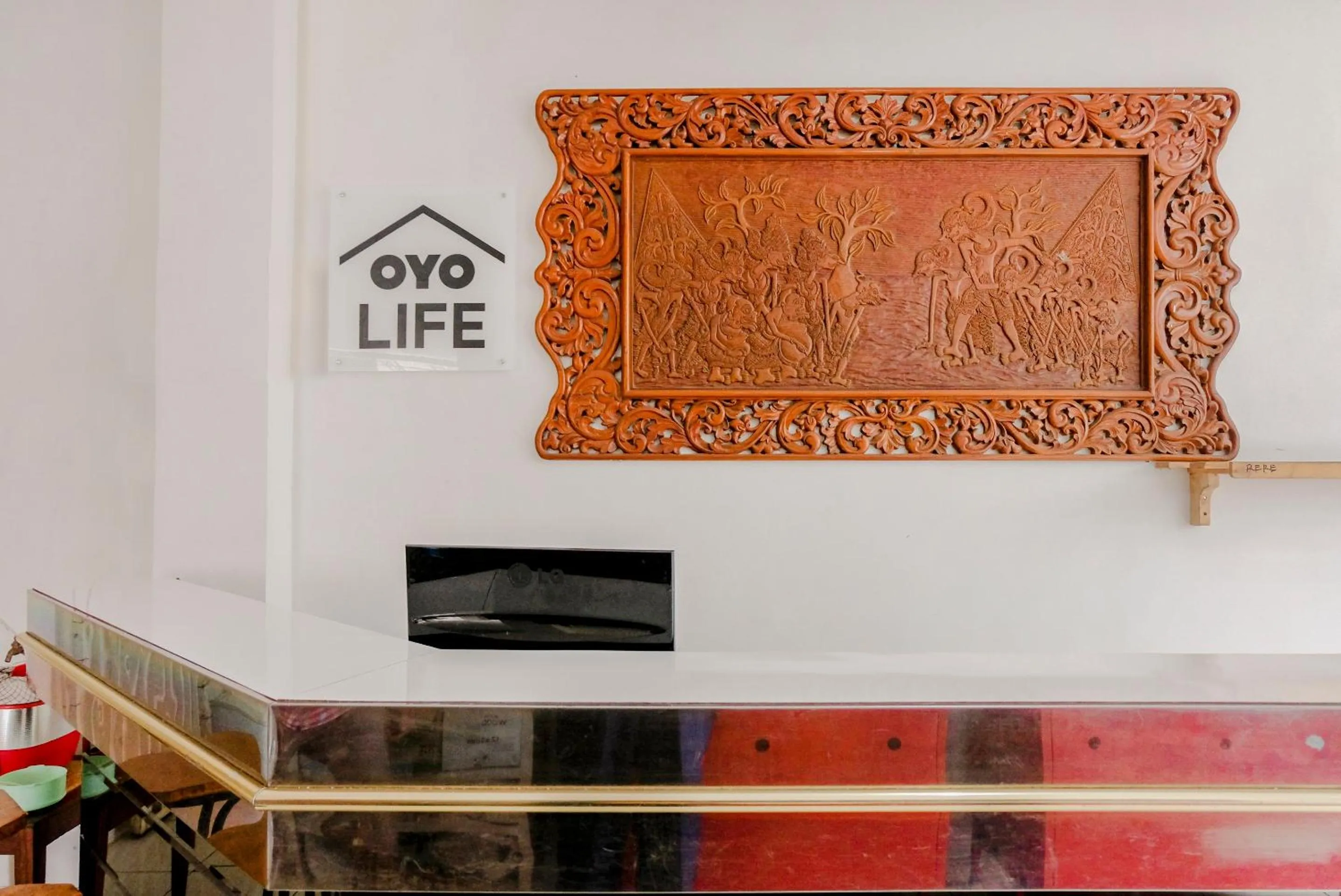 Lobby or reception in OYO Life 2760 Kost Simpang Borobudur 47