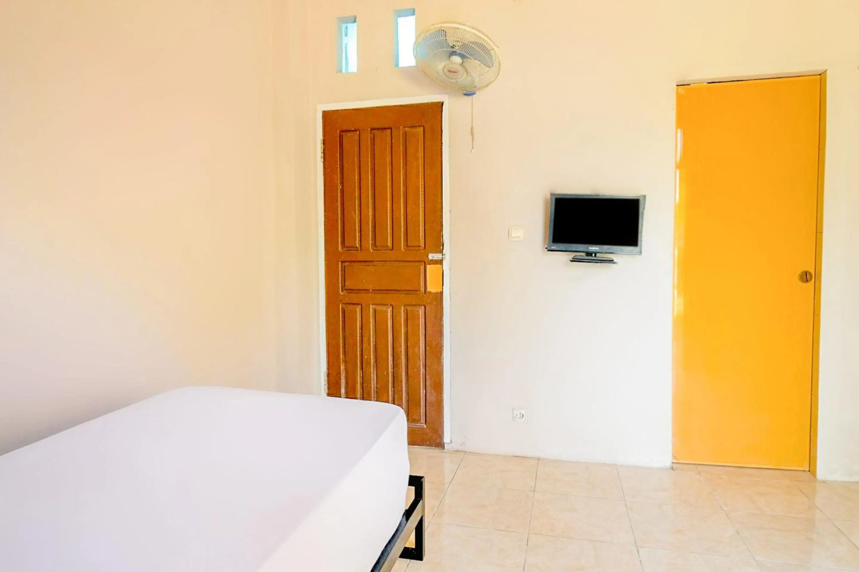 Bedroom, Bed in OYO Life 2745 Nabeza House