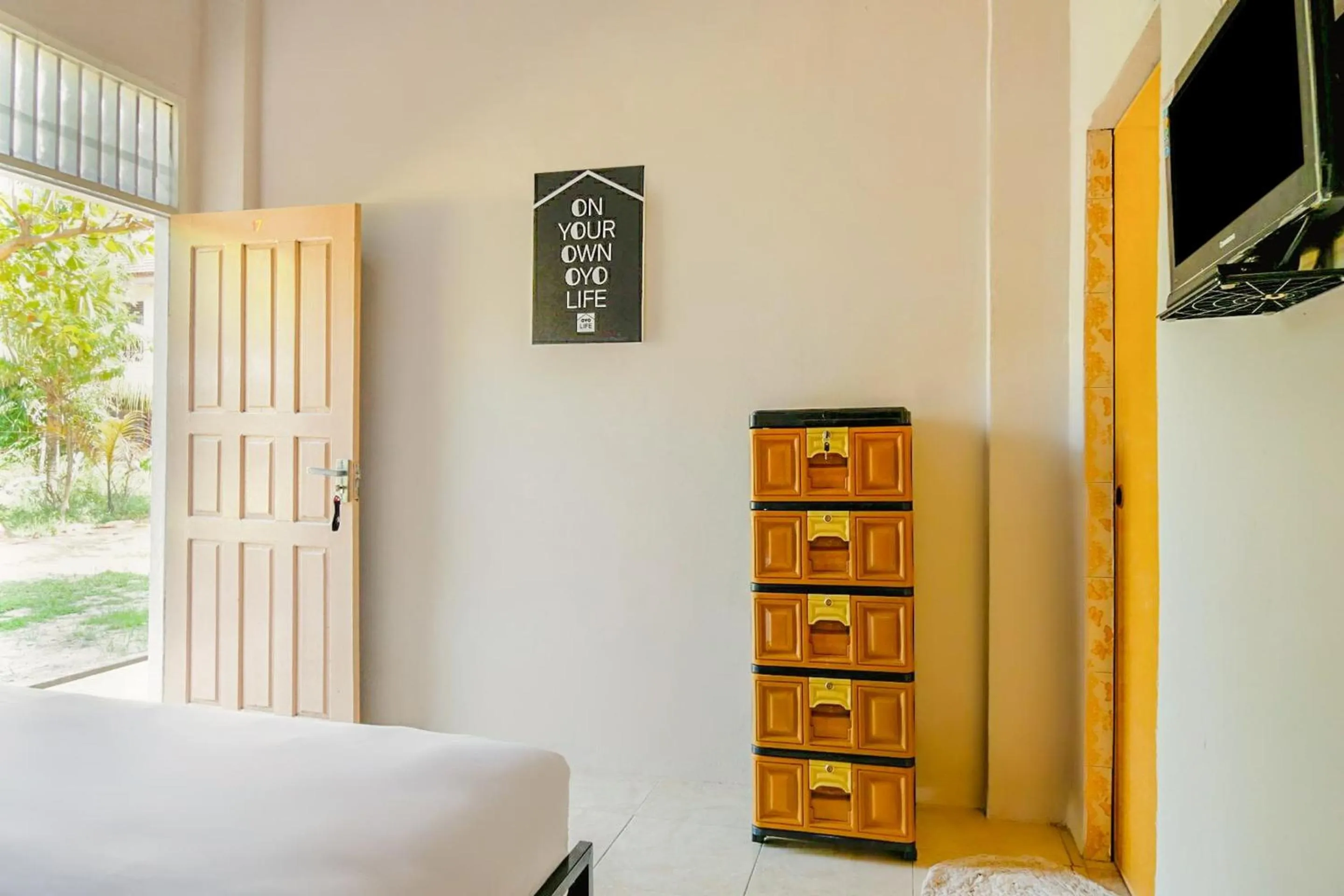 Bedroom, Bed in OYO Life 2745 Nabeza House