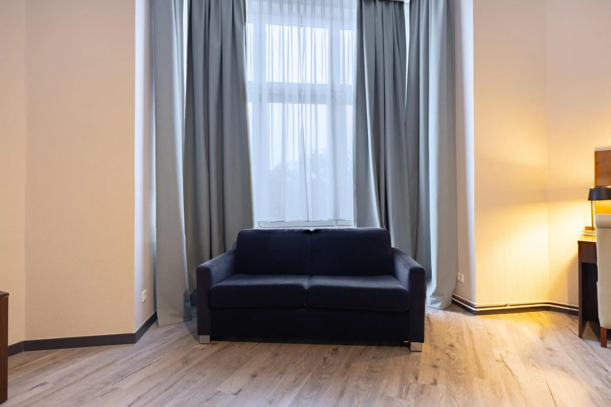 Photo of the whole room in Garner Hotel Hamburg - Graf Moltke by IHG