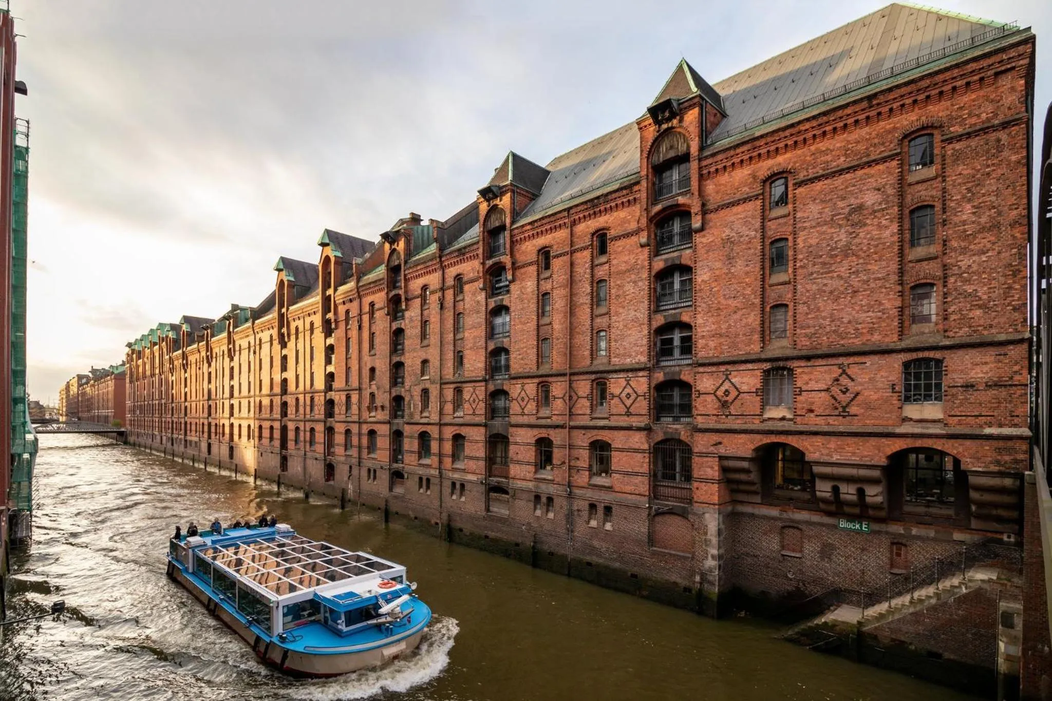 Nearby landmark in Garner Hotel Hamburg - Graf Moltke by IHG