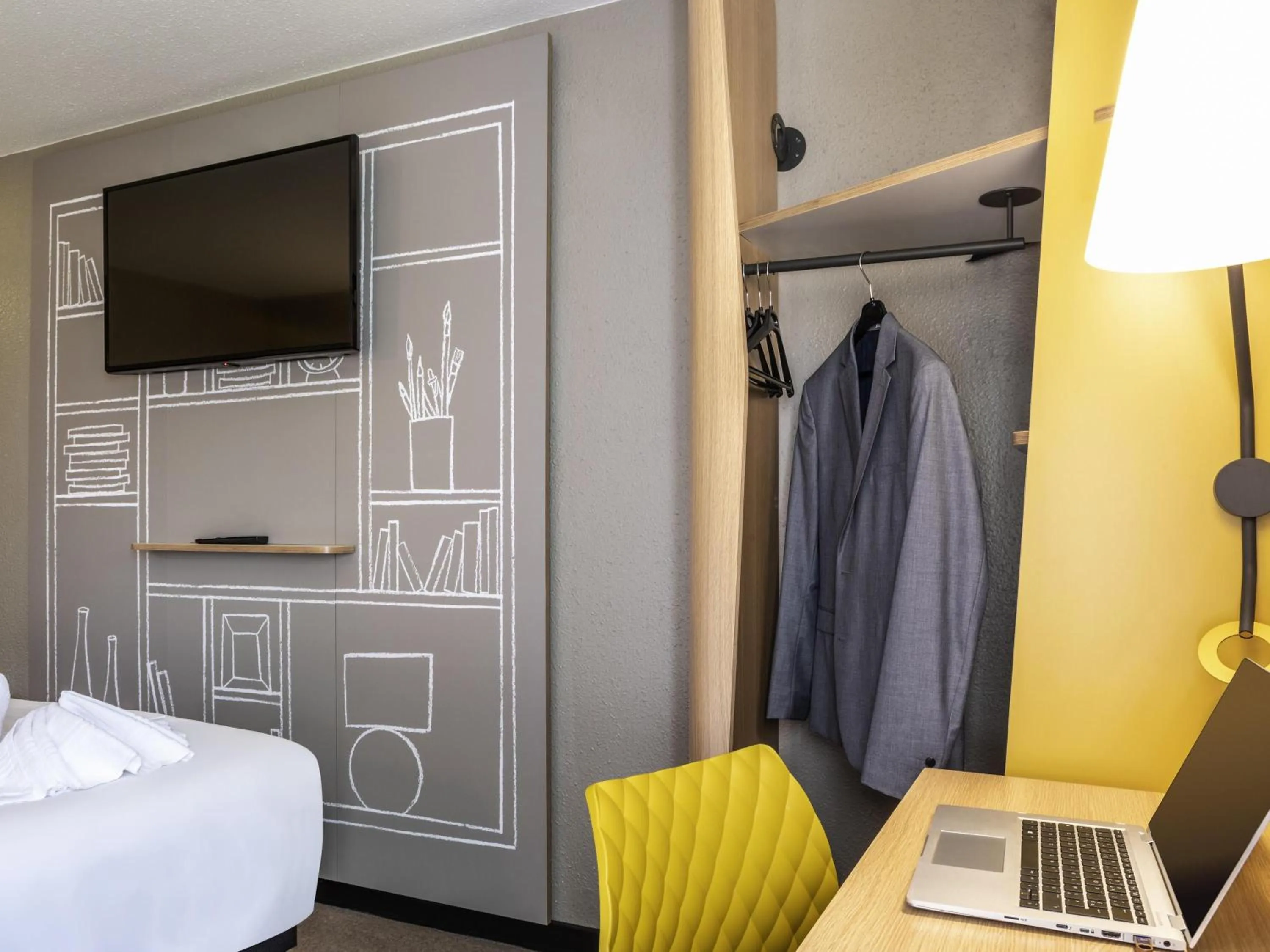 Bedroom, Bed in ibis Paris Creteil