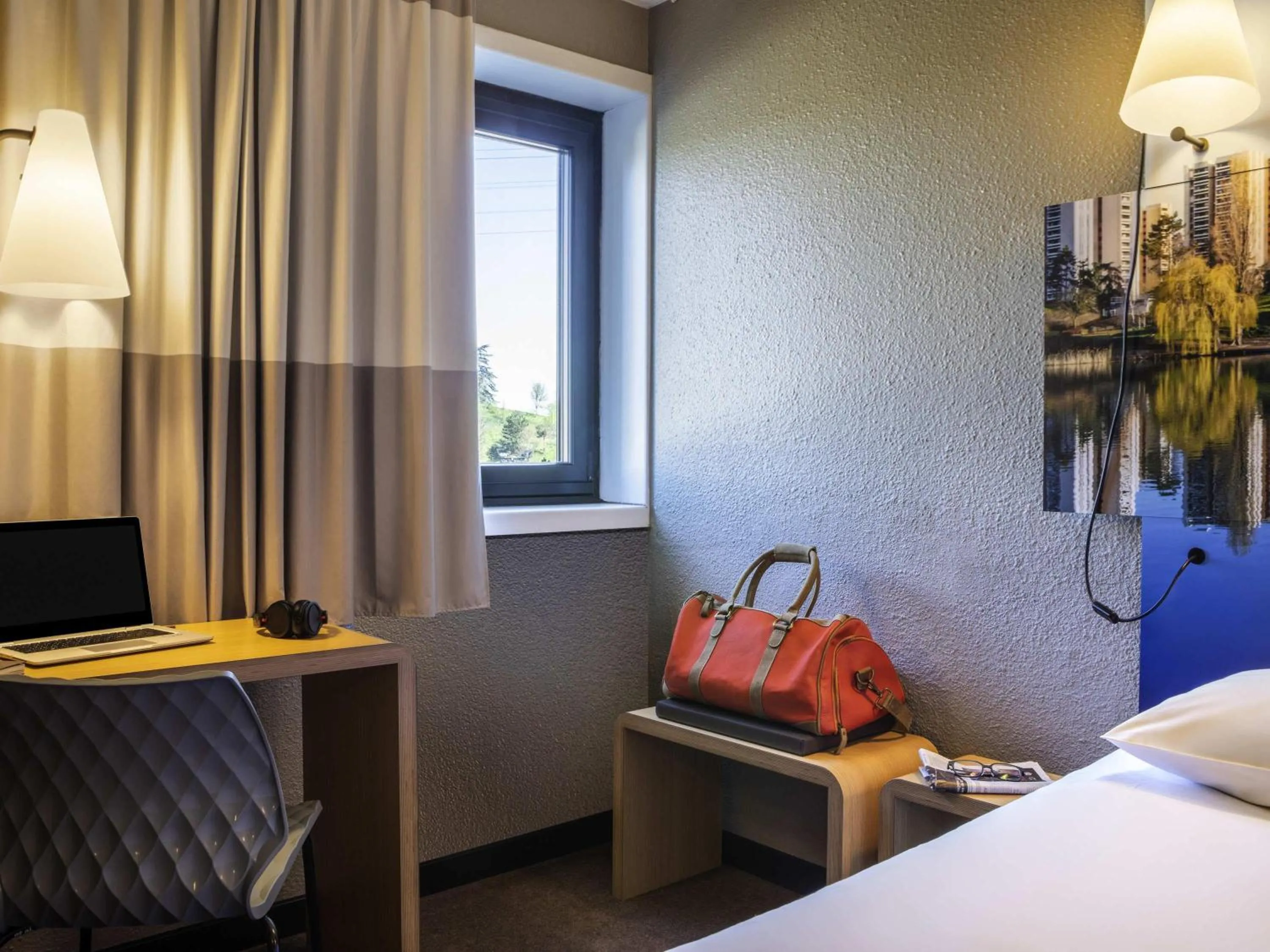 Bedroom, Bed in ibis Paris Creteil