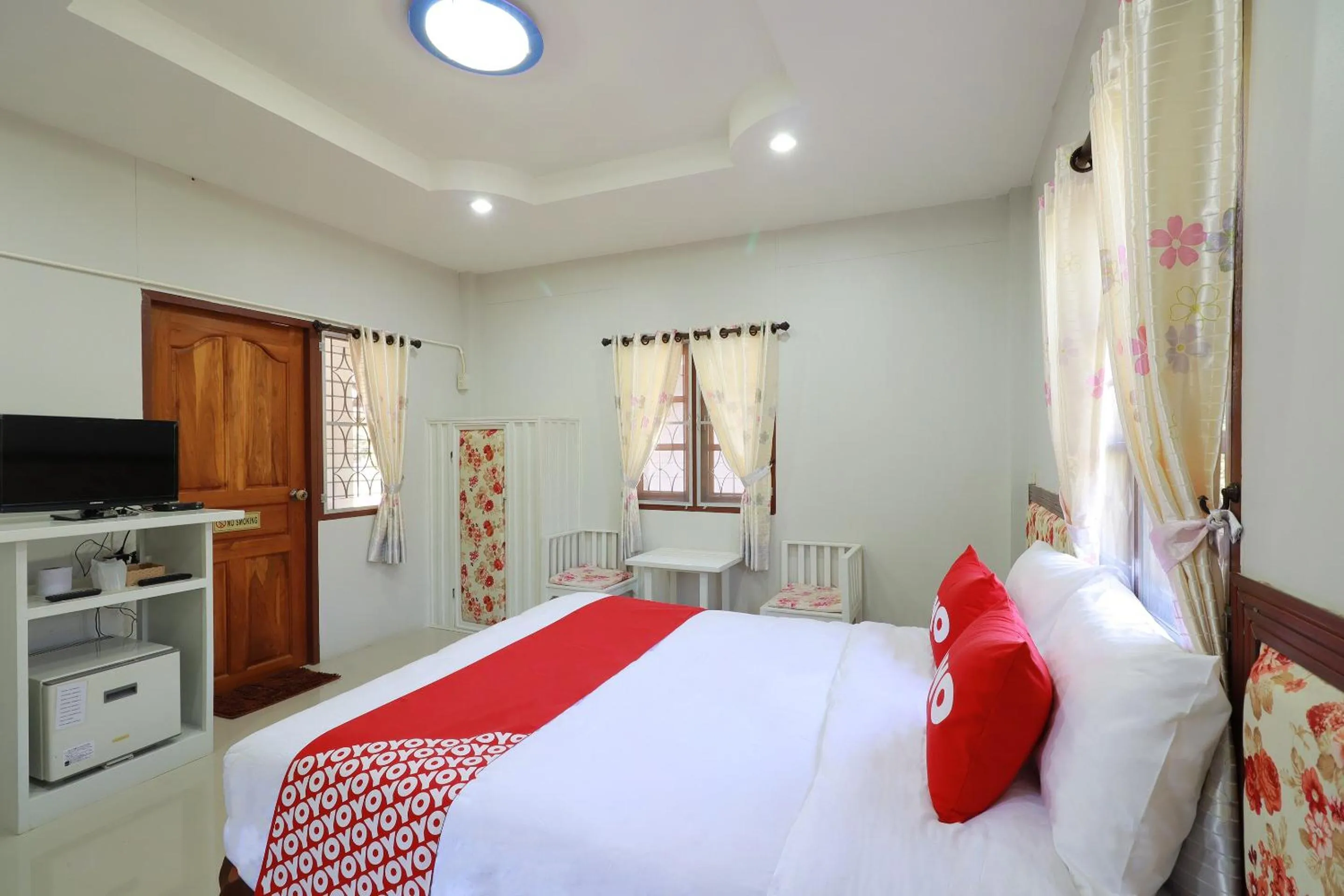 Bedroom, Bed in OYO 553 Kongsup Resort