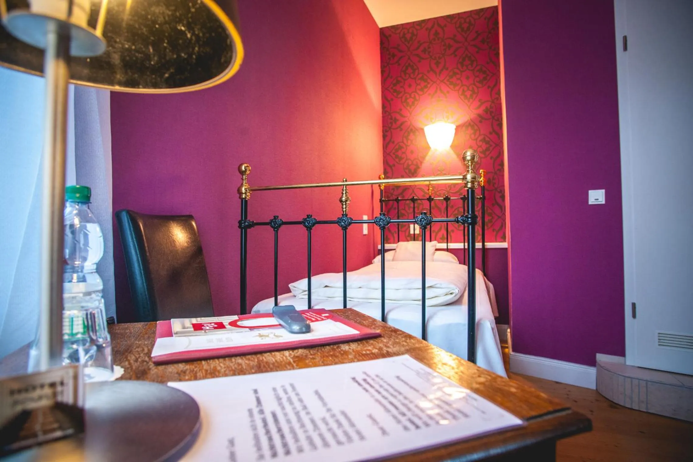 Bed in Hotel Alexander