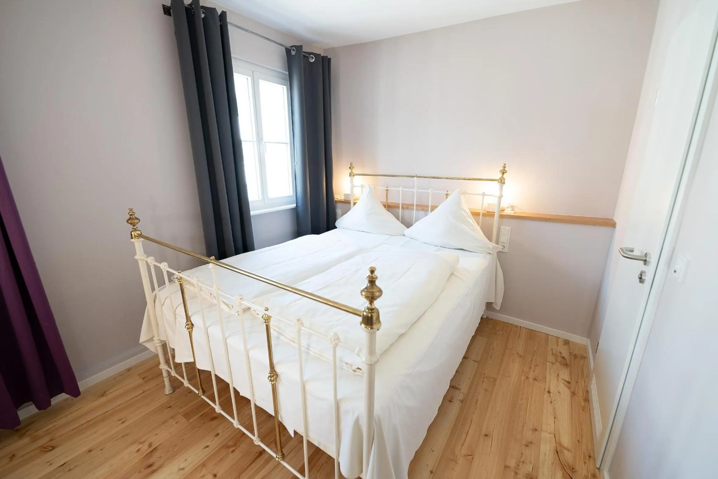 Photo of the whole room, Bed in Hotel Alexander