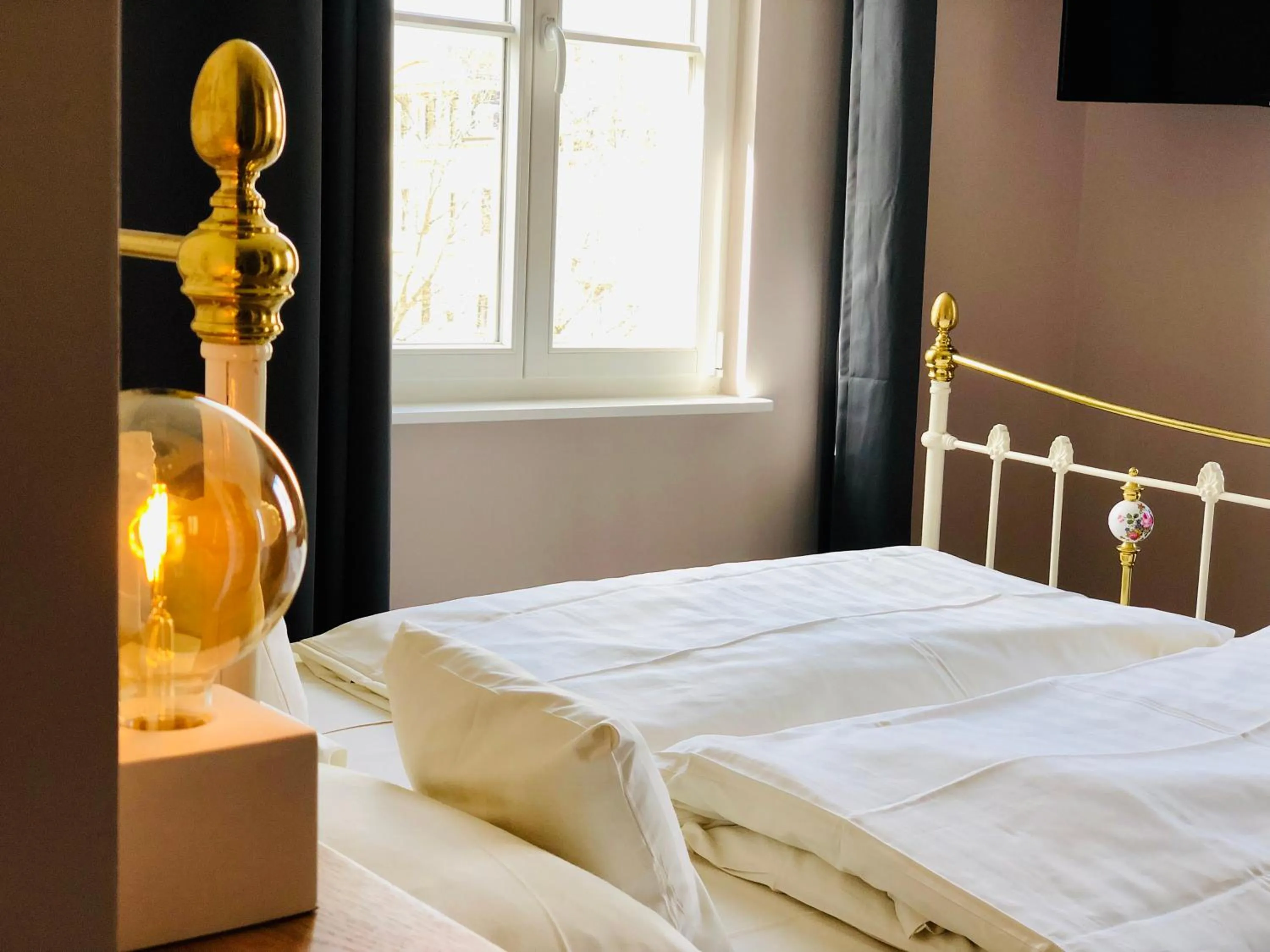 Photo of the whole room, Bed in Hotel Alexander