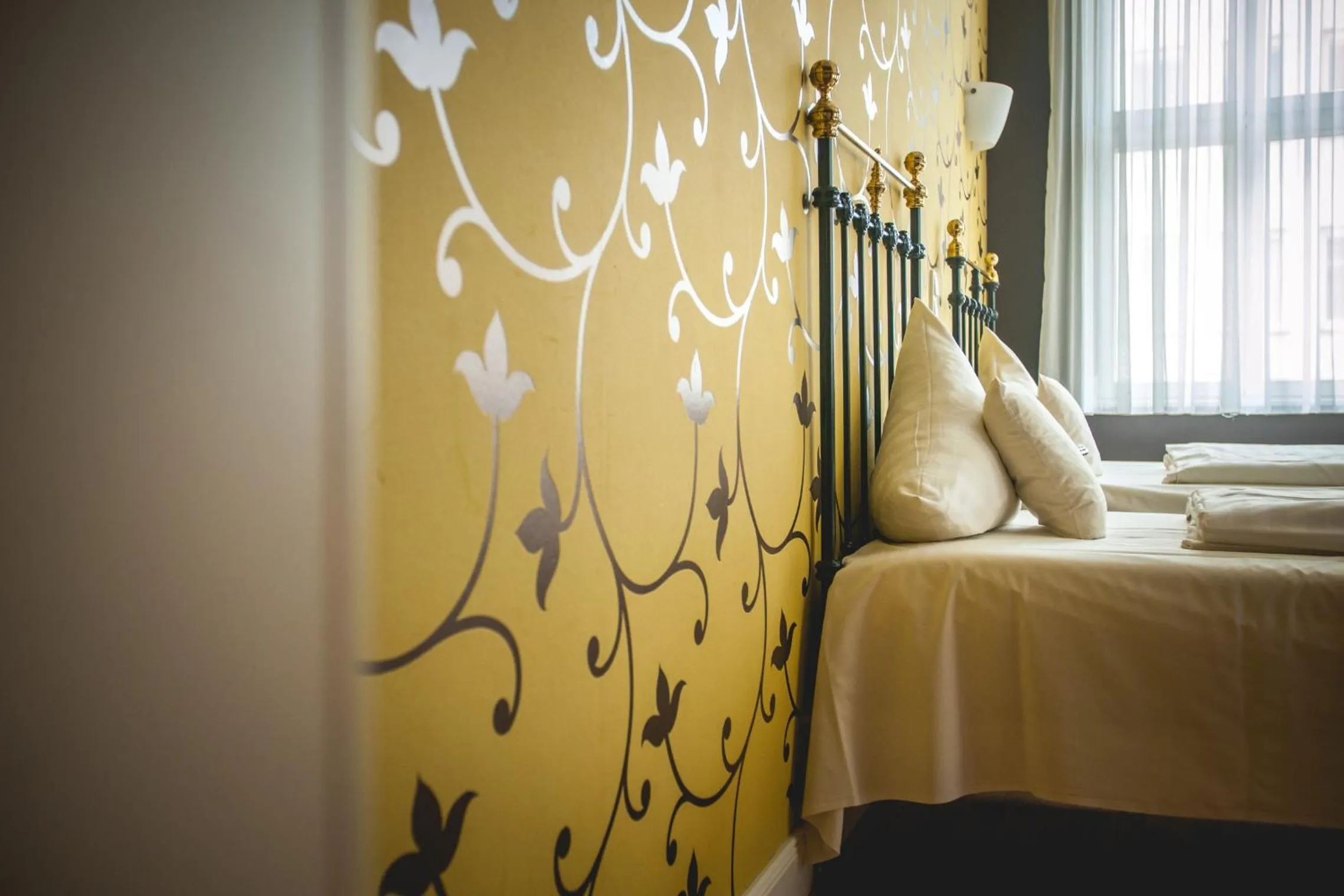 Bed in Hotel Alexander