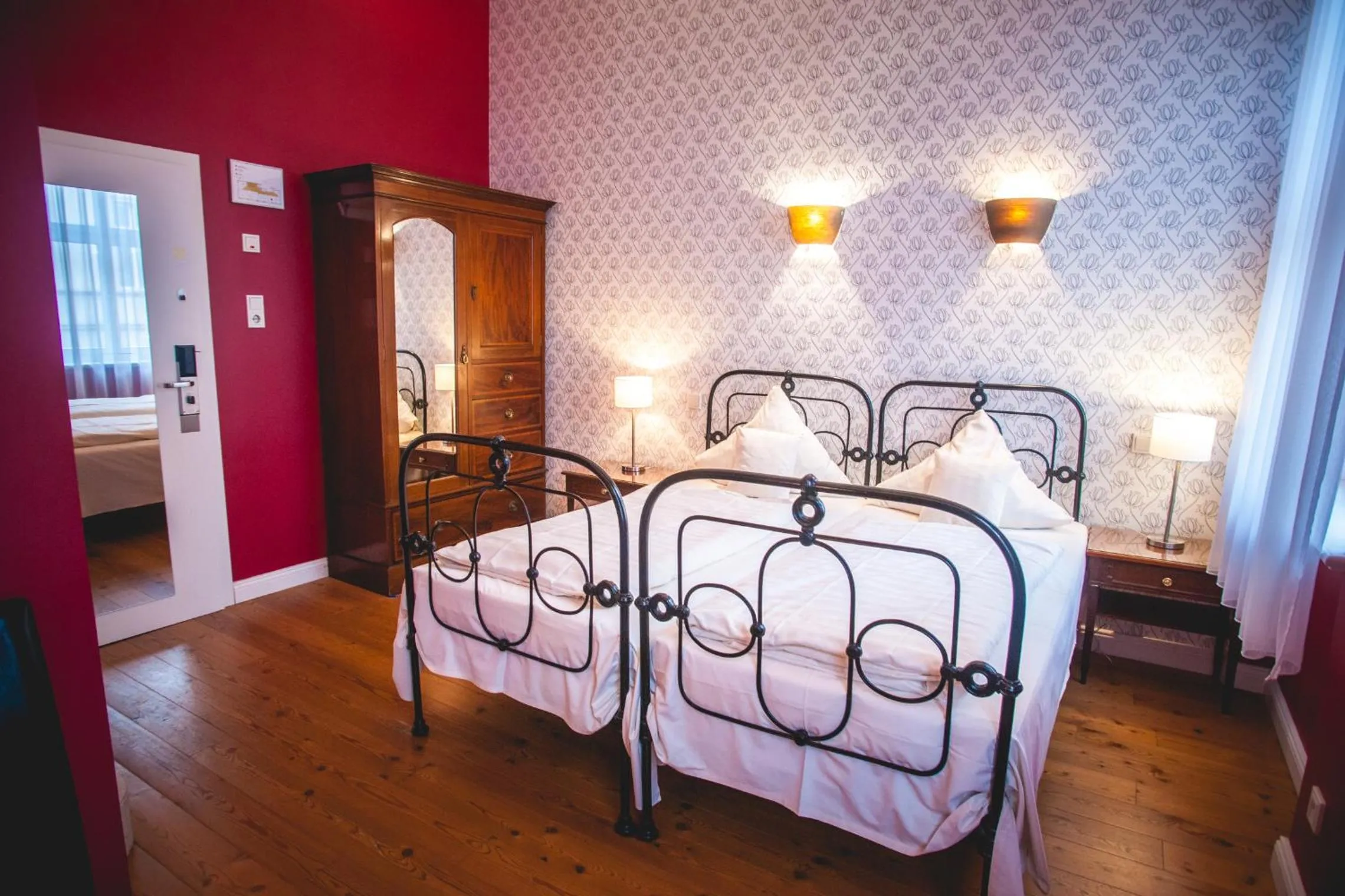 Photo of the whole room, Bed in Hotel Alexander