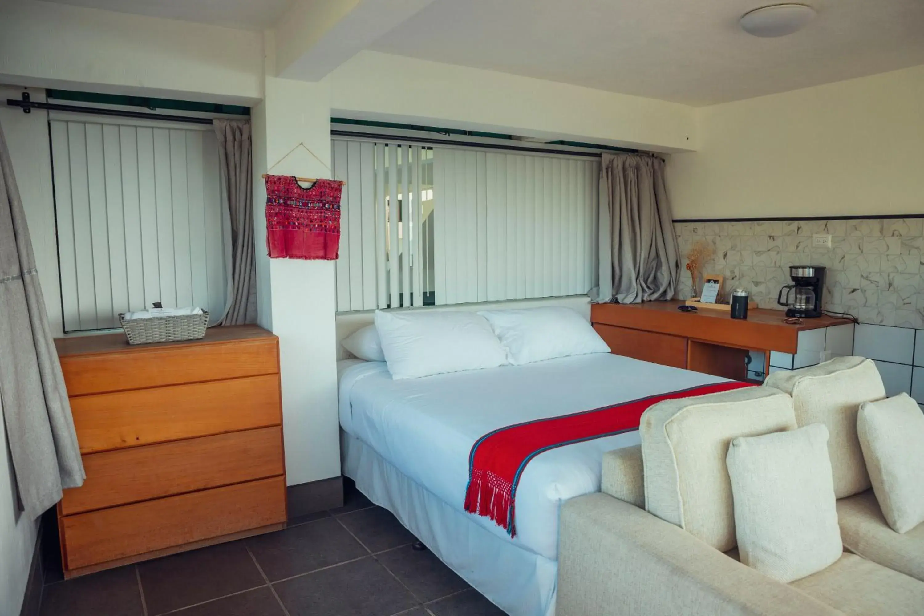 Queen Room with Sea View in El Dragon Hotel Queen Room with Sea View in El Dragon Hotel