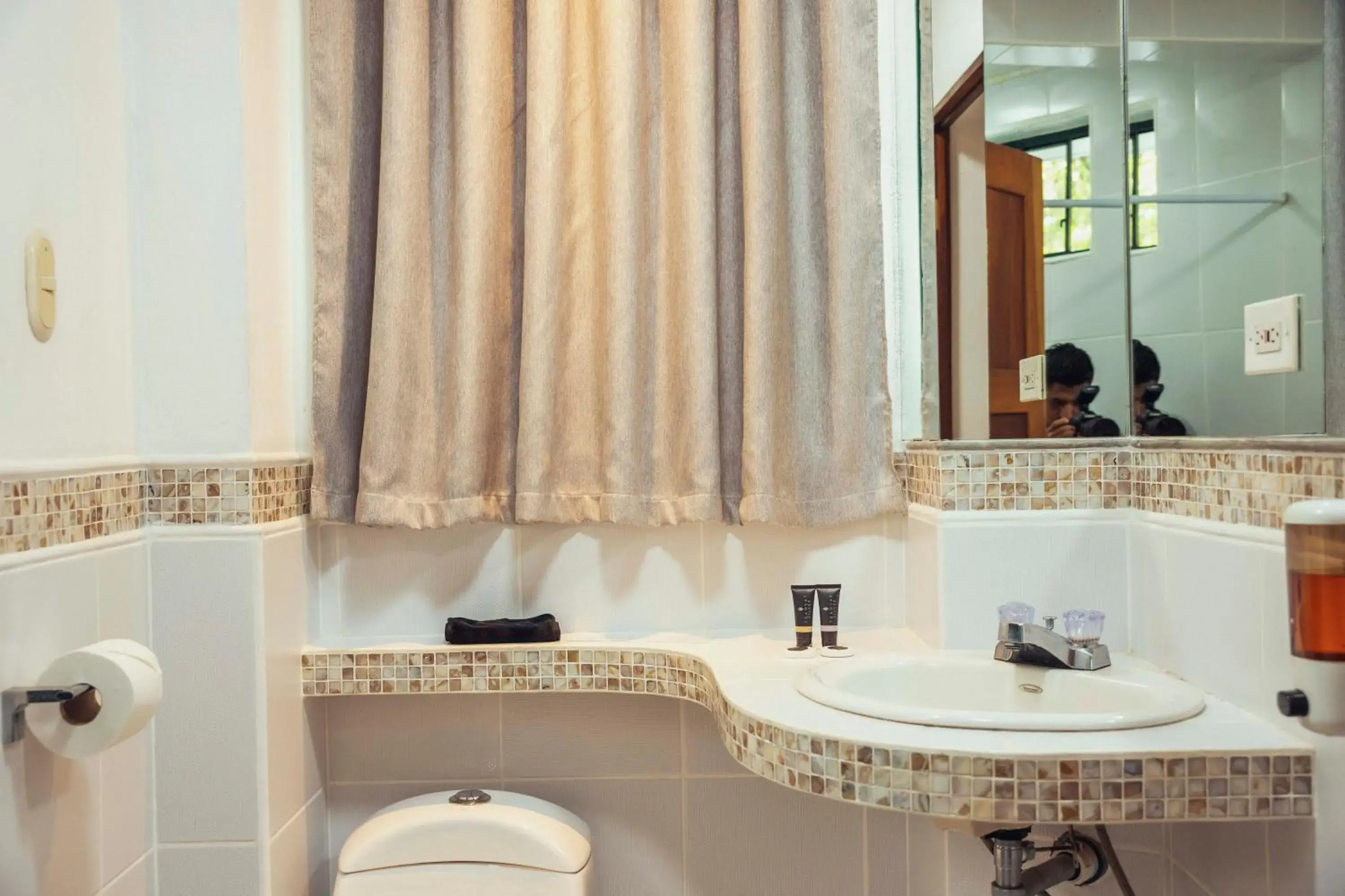 Standard Twin Room in El Dragon Hotel Standard Twin Room in El Dragon Hotel