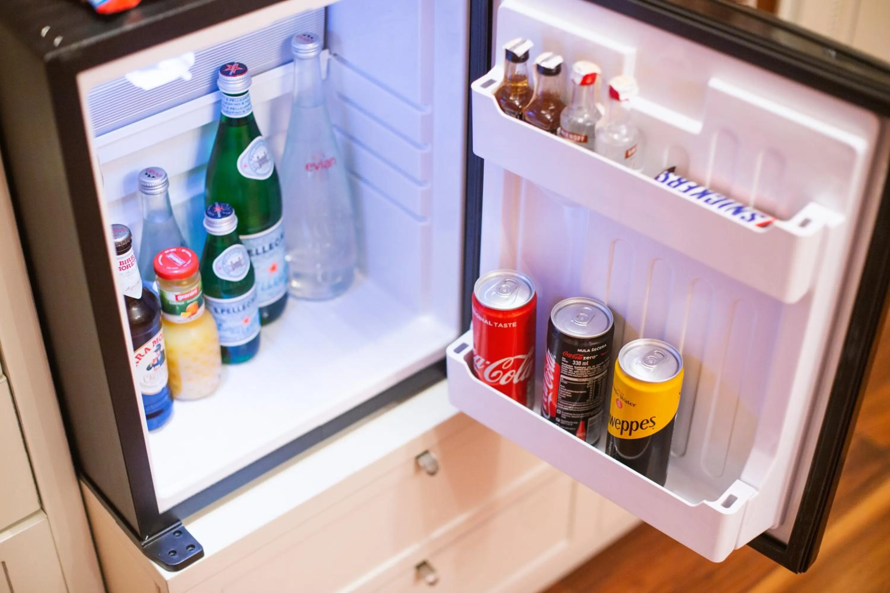 Coffee/tea facilities in Eclat Luxury Hotel