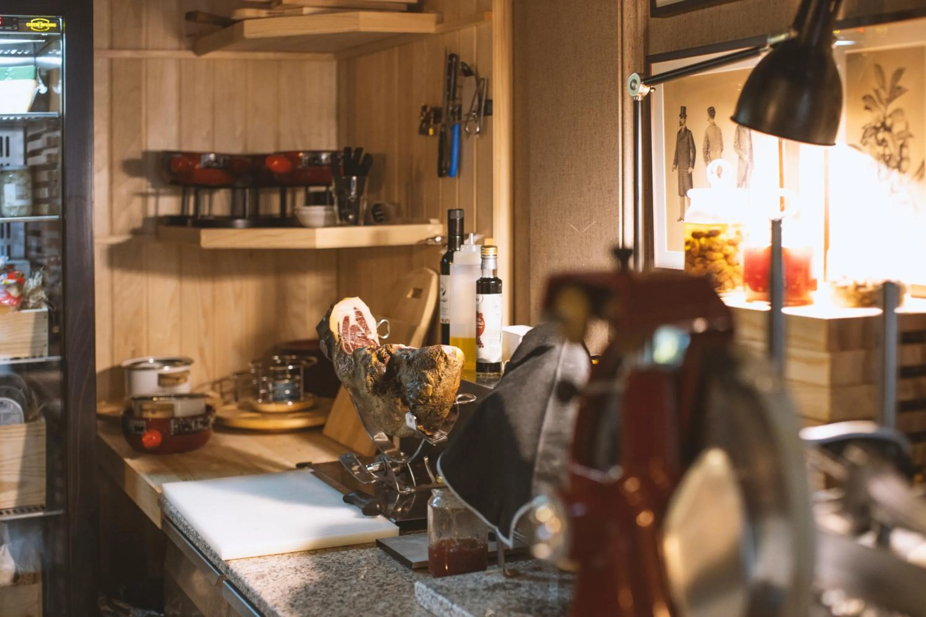 Restaurant/places to eat in Eclat Luxury Hotel