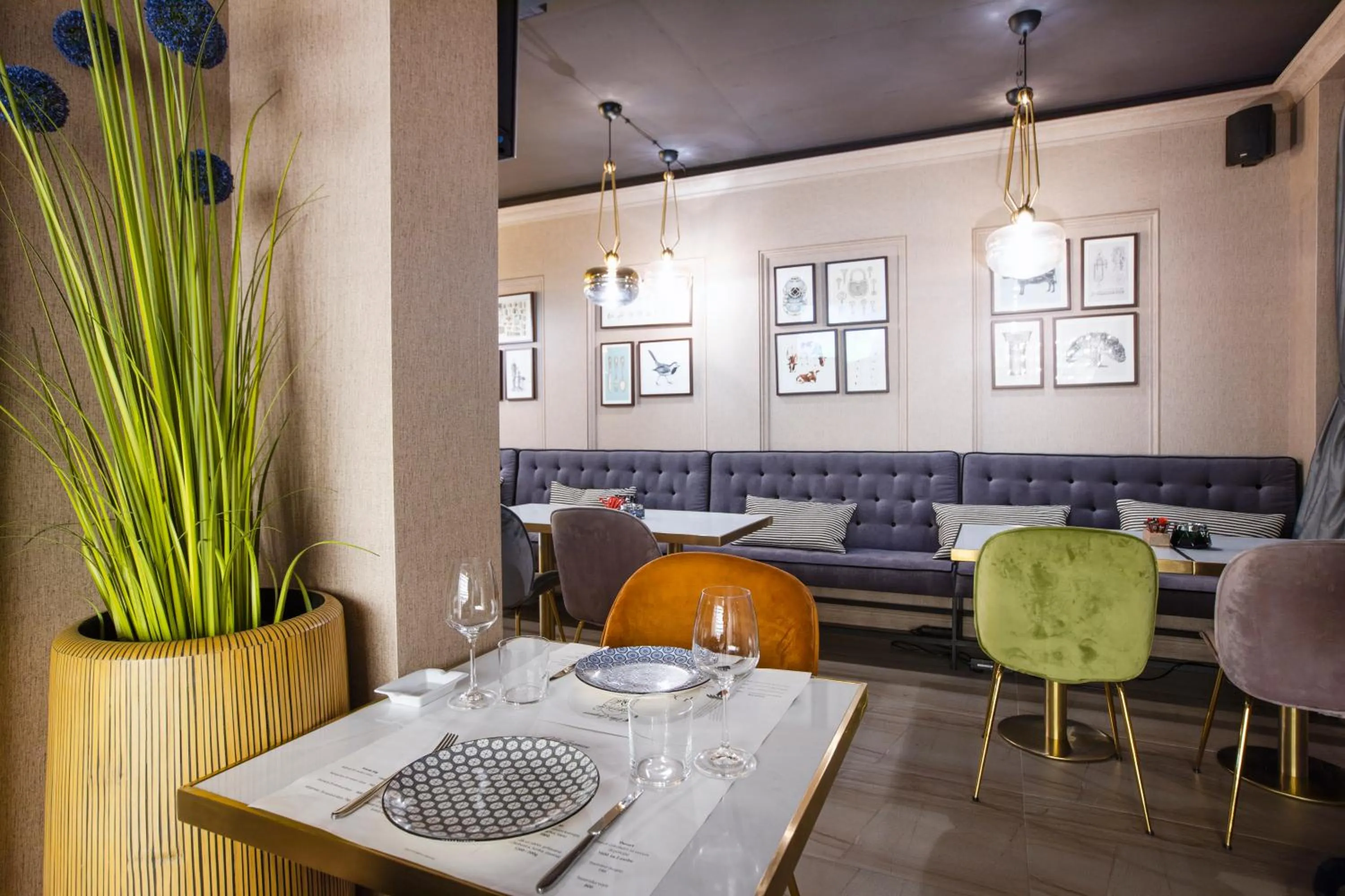 Restaurant/places to eat in Eclat Luxury Hotel