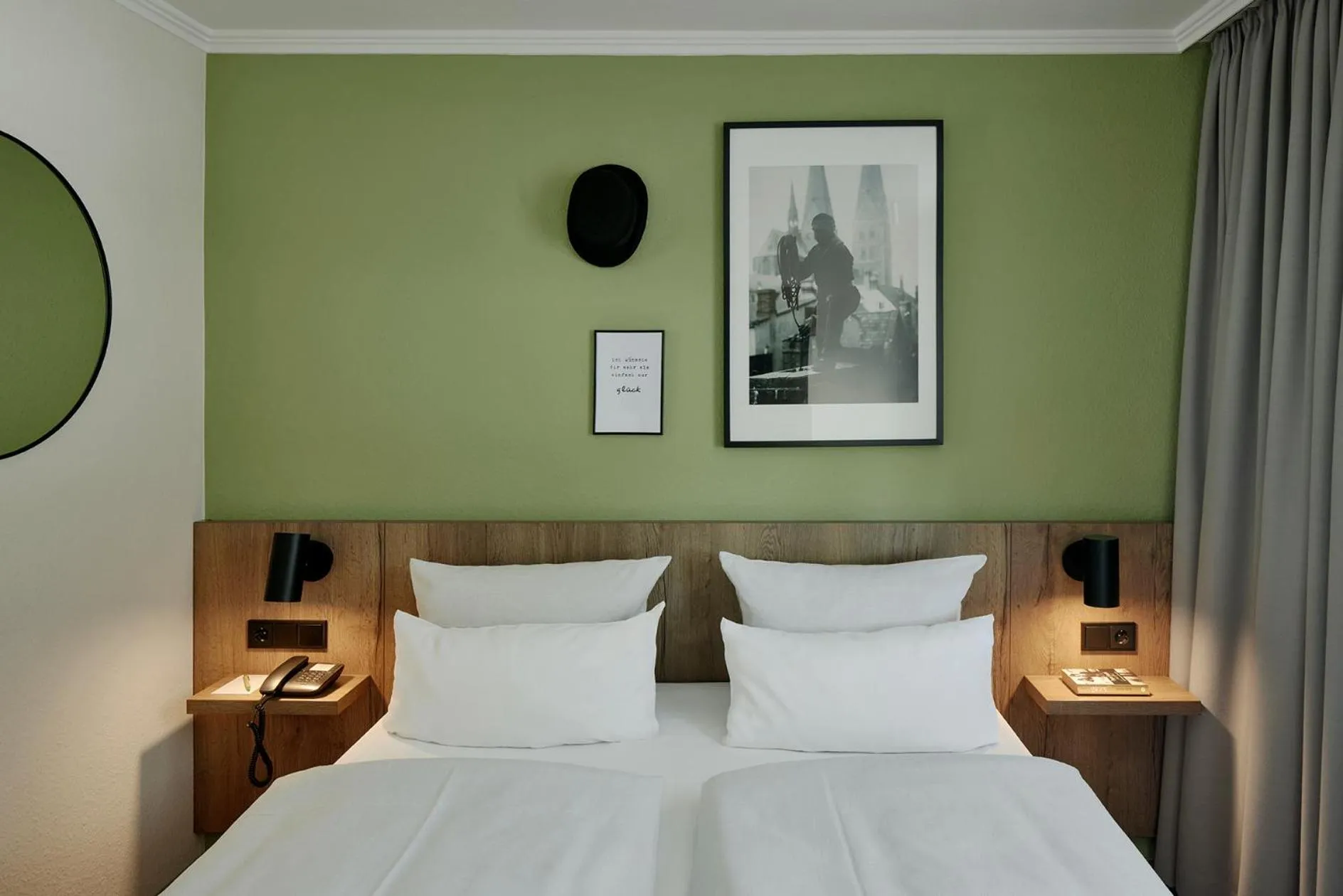 Photo of the whole room, Bed in LIHO - einfach Lübeck