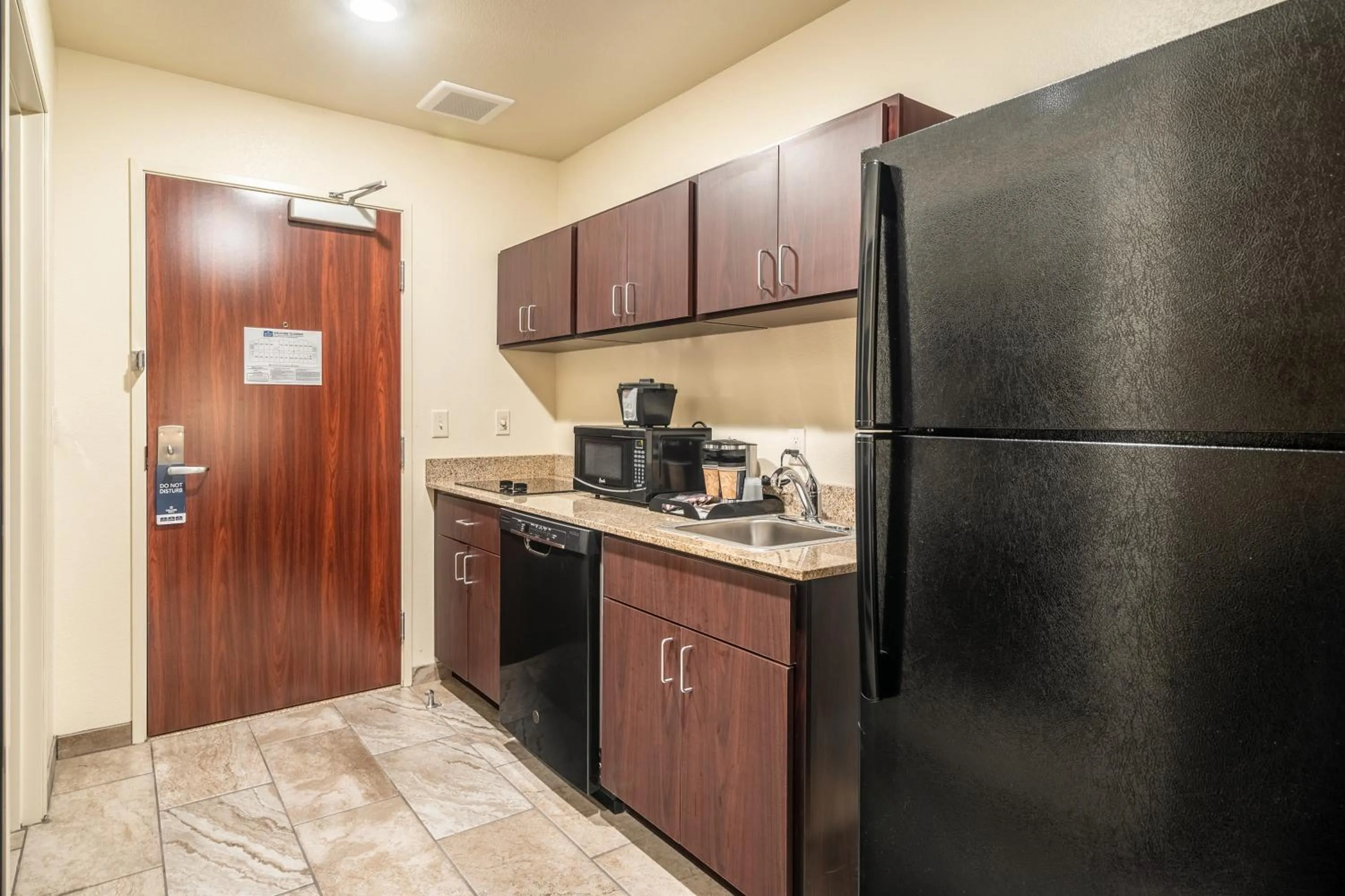 Kitchen or kitchenette in Cobblestone Hotel & Suites - Andrews