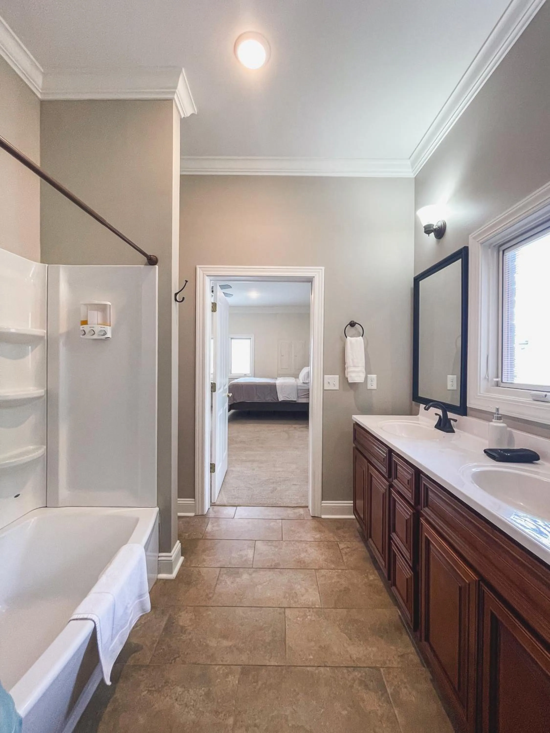 Shower, Bed in The Respite - Bed and Breakfast