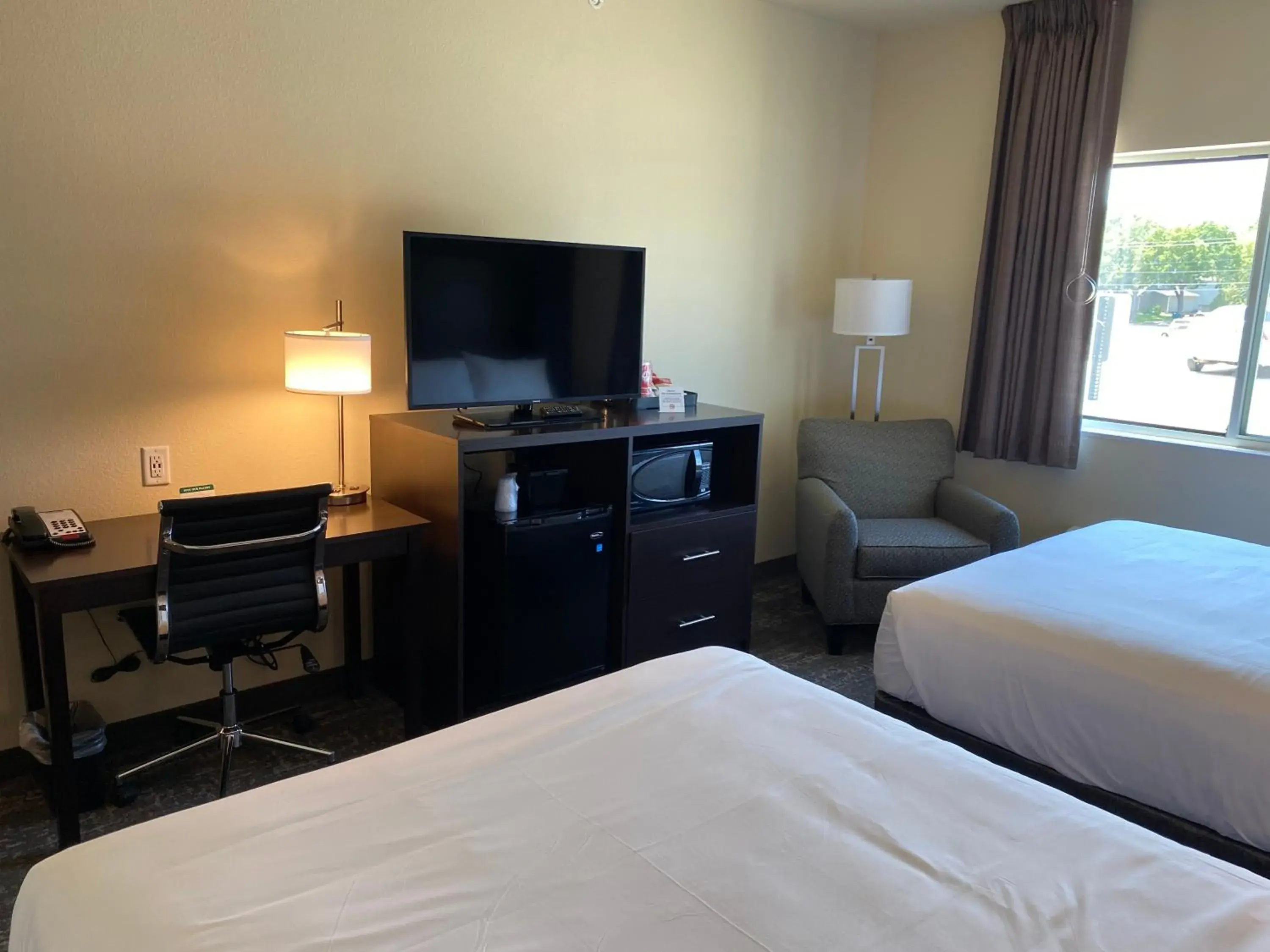 Queen Room - single occupancy in Cobblestone Inn & Suites - Forest City Queen Room - single occupancy in Cobblestone Inn & Suites - Forest City