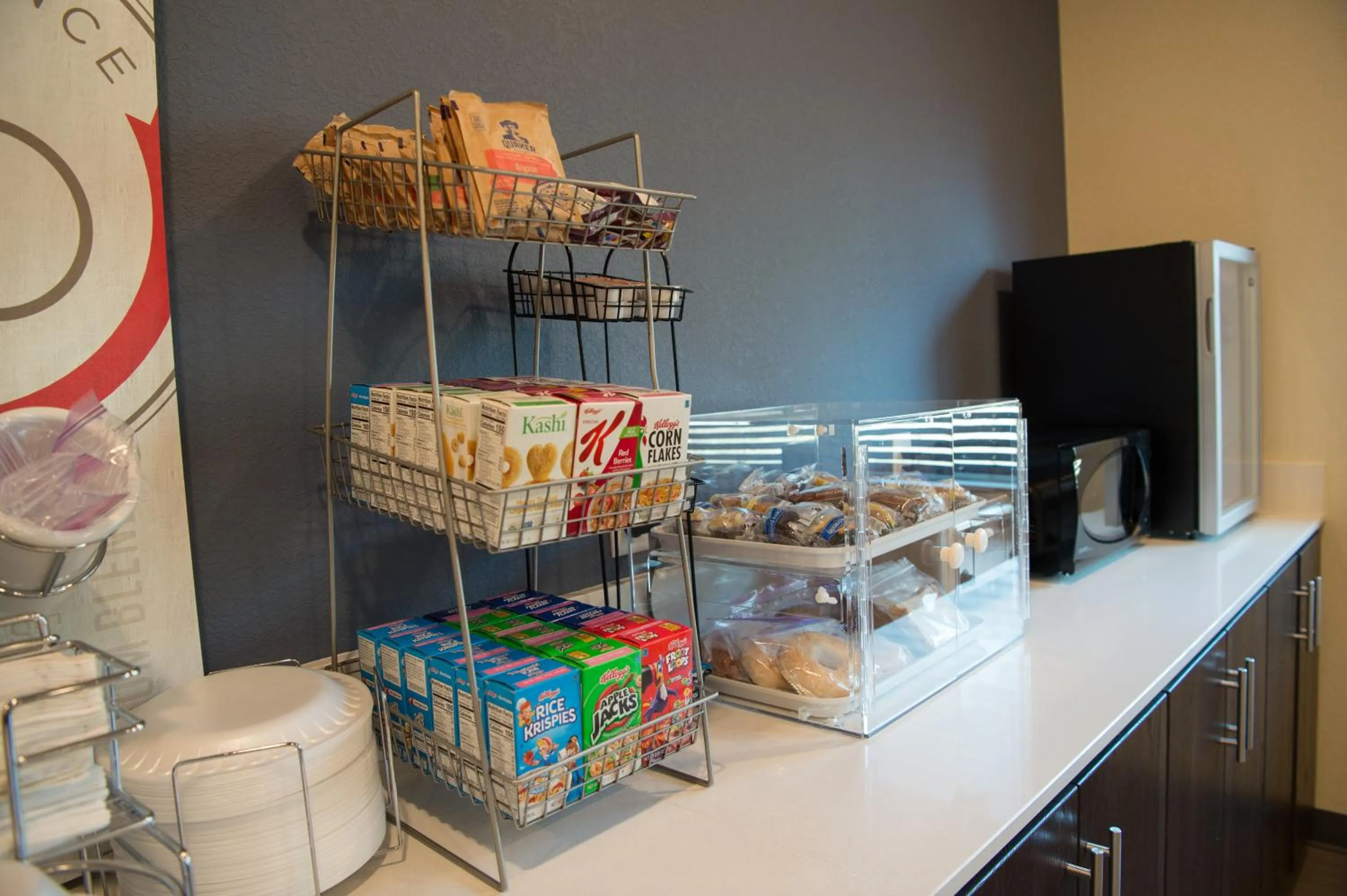 Food and drinks in Cobblestone Inn & Suites - Forest City