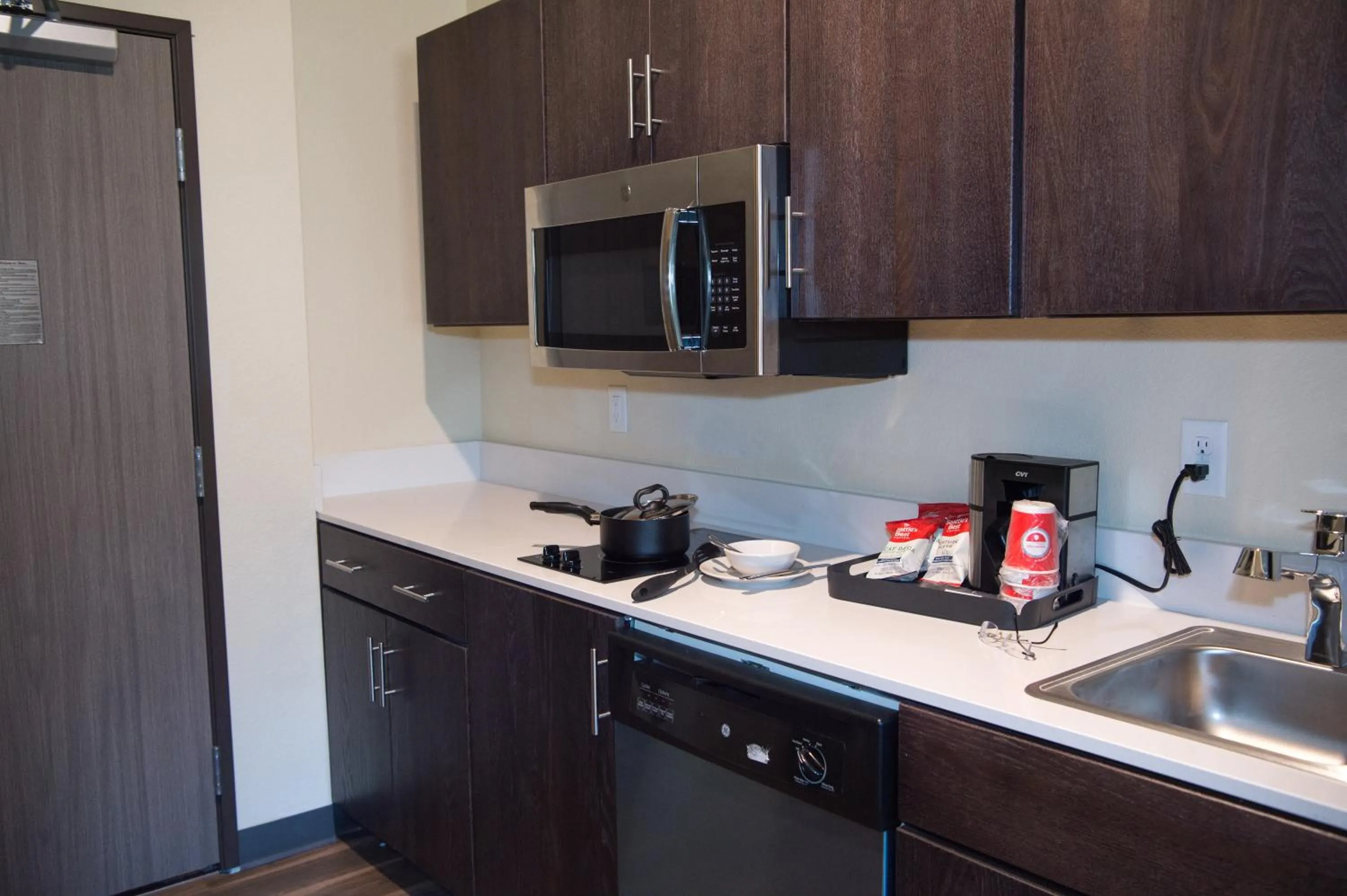 Kitchen or kitchenette in Cobblestone Inn & Suites - Forest City