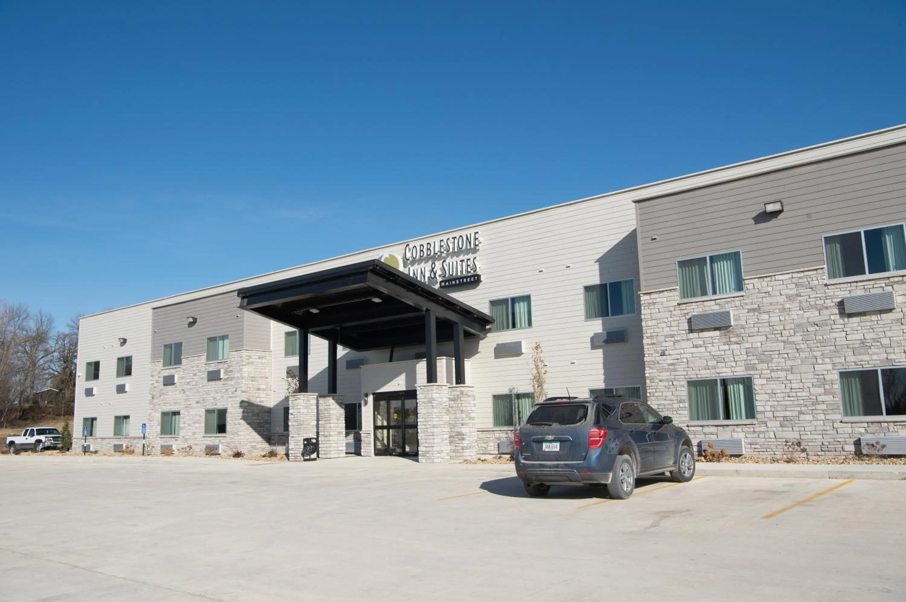 Facade/entrance in Cobblestone Inn & Suites - Forest City