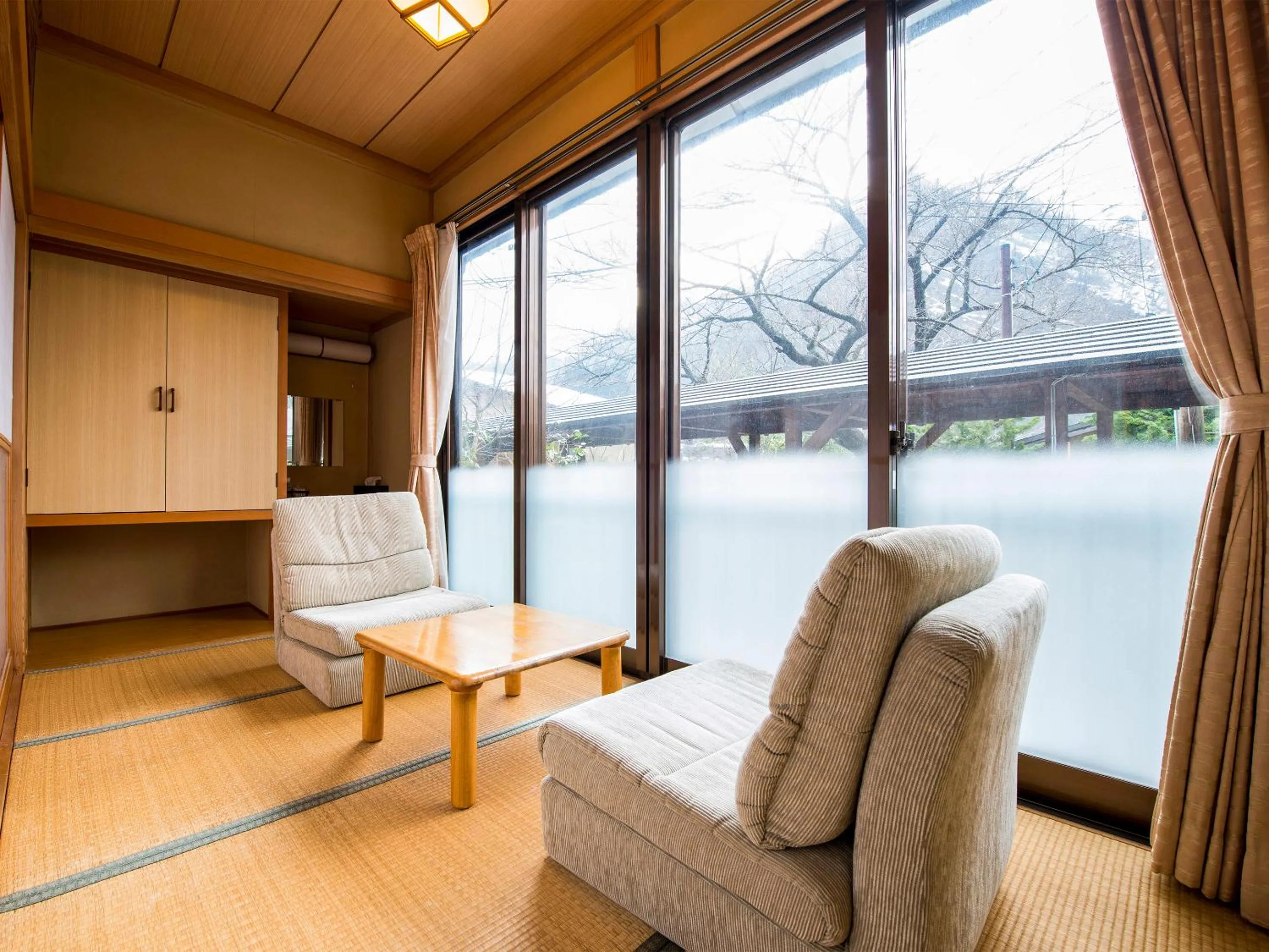 Photo of the whole room in Takanosukan
