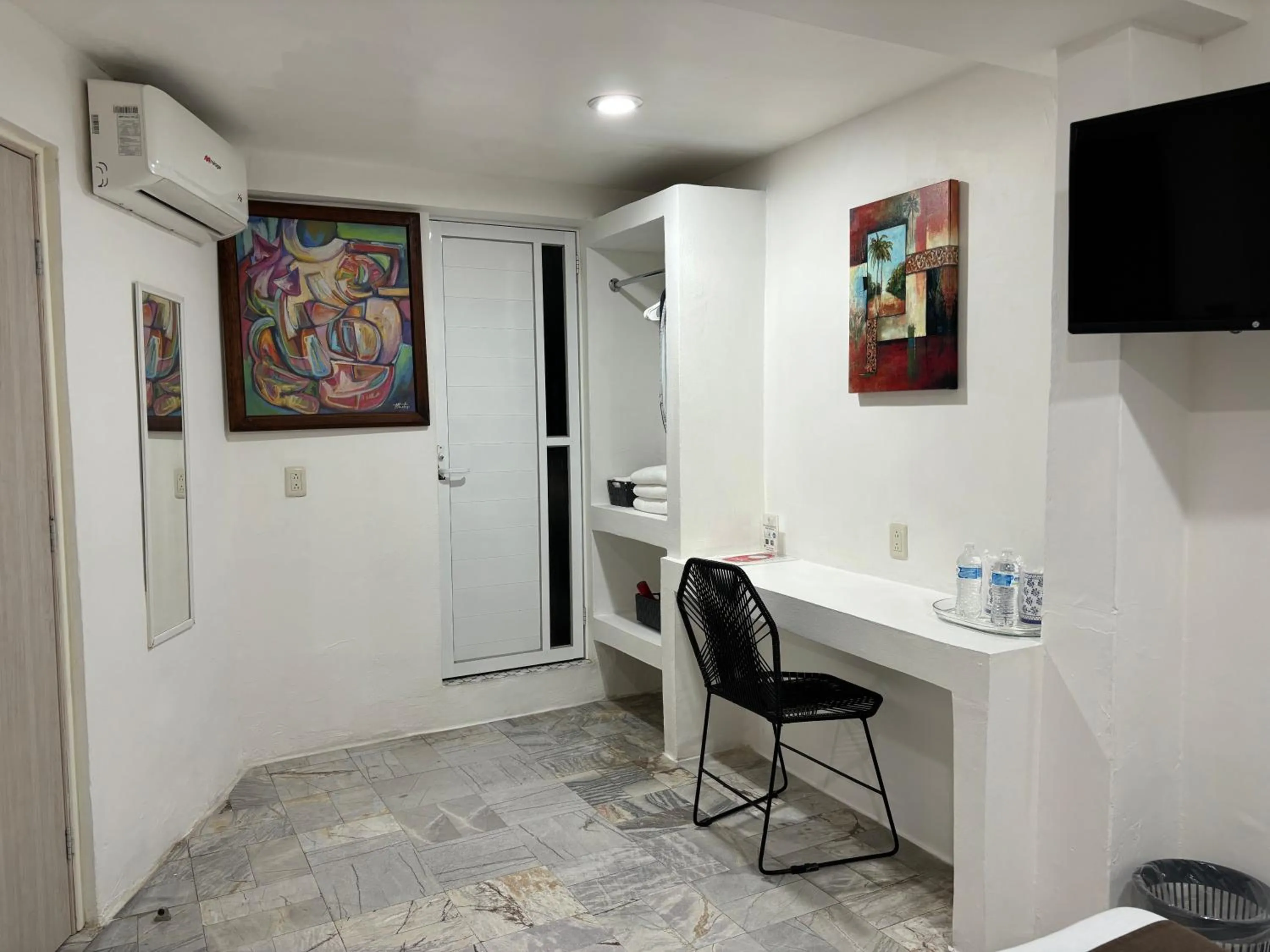 TV and multimedia in Hotel Boutique Ixaya