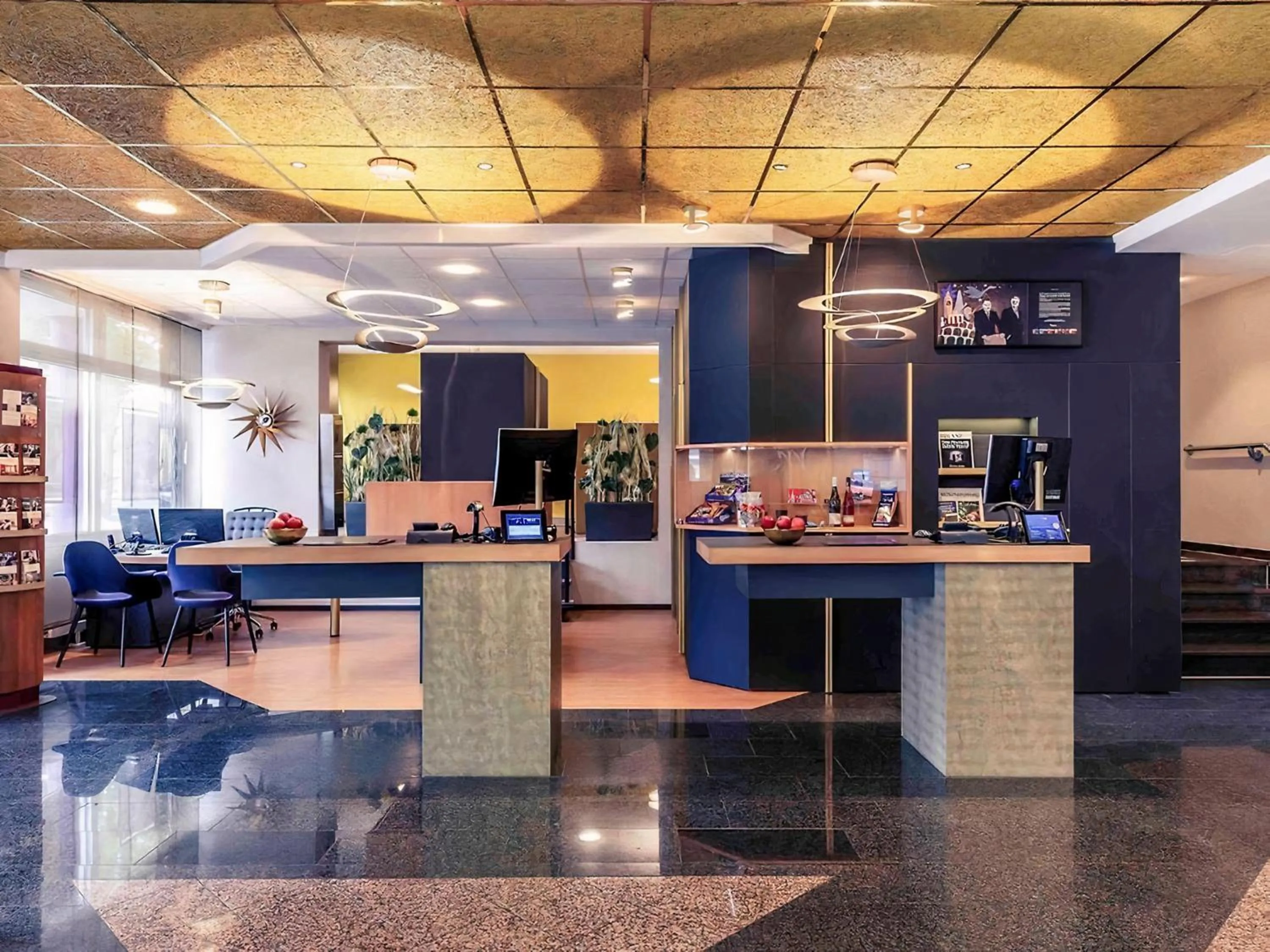 Lobby or reception in PLAZA INN Regensburg