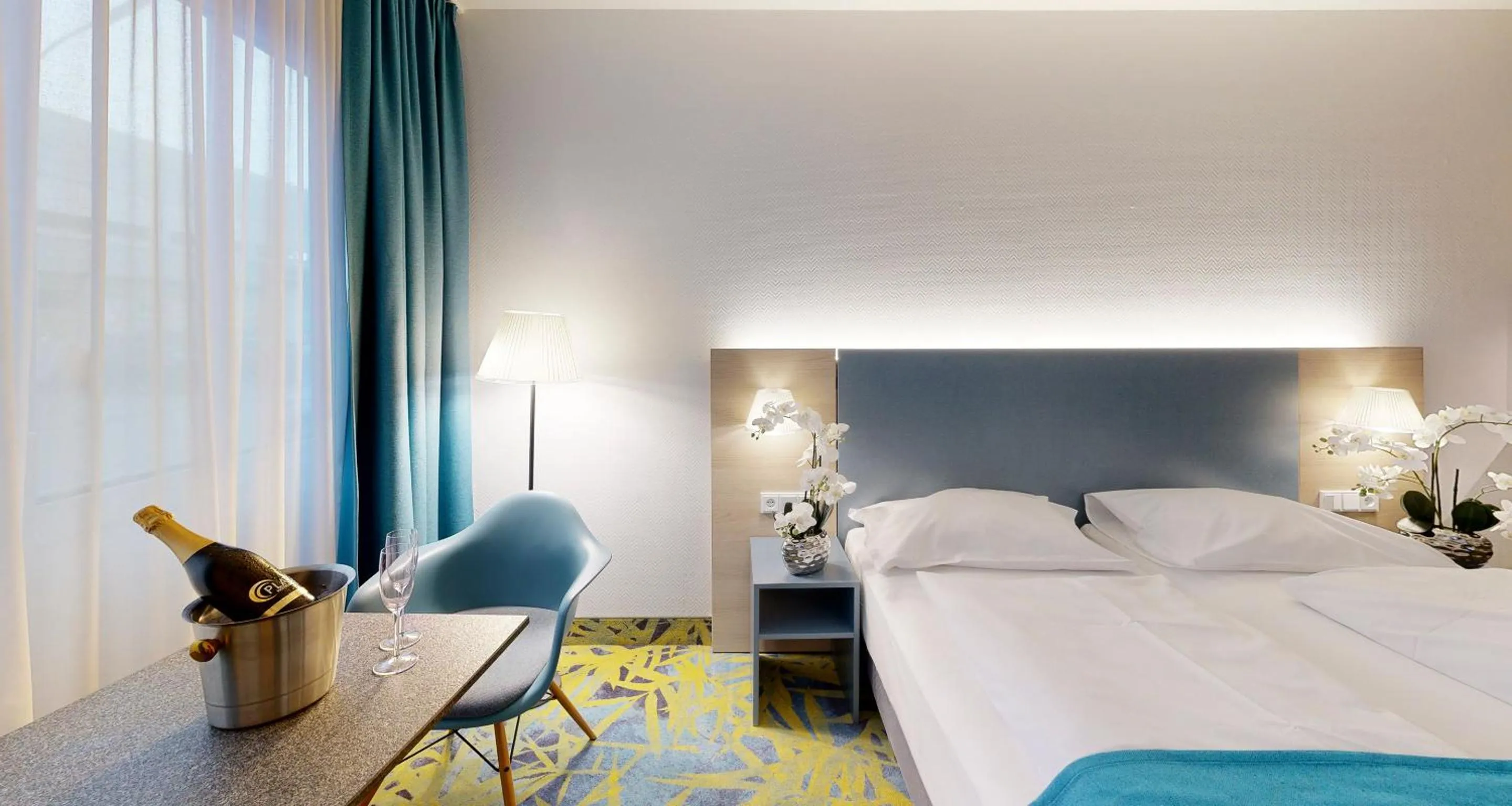 Bed in PLAZA INN Regensburg