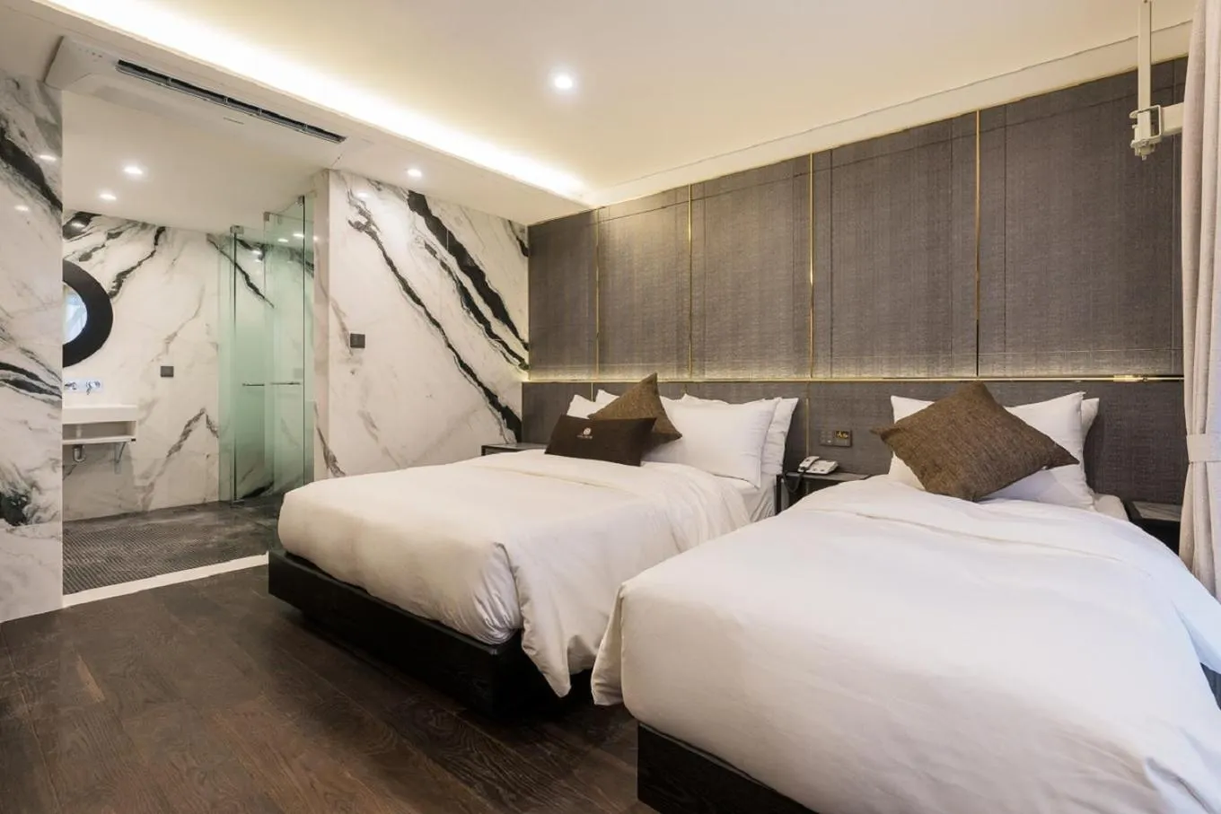 Property building, Bed in HOTEL THE MAY Jongno