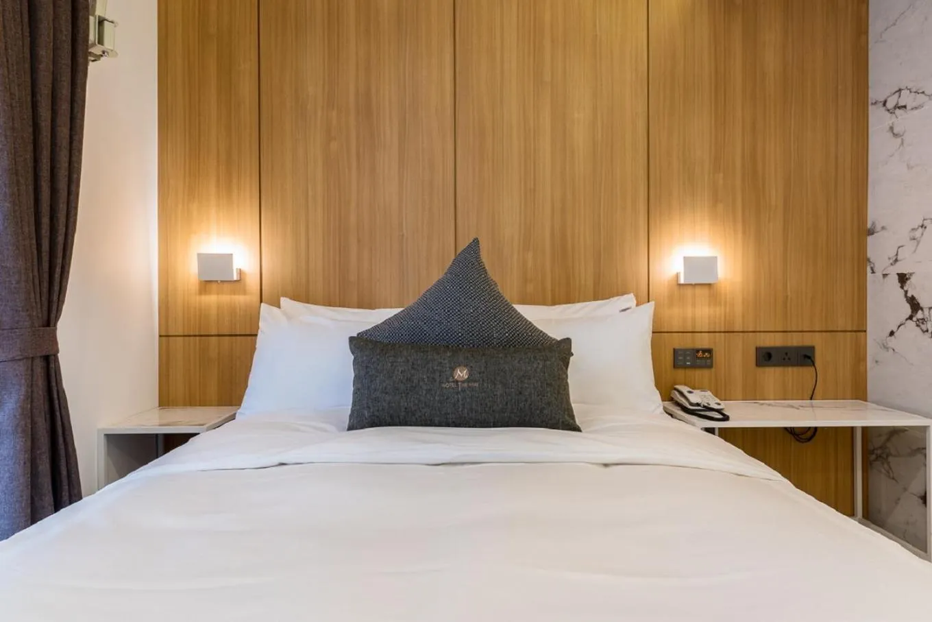 Property building, Bed in HOTEL THE MAY Jongno