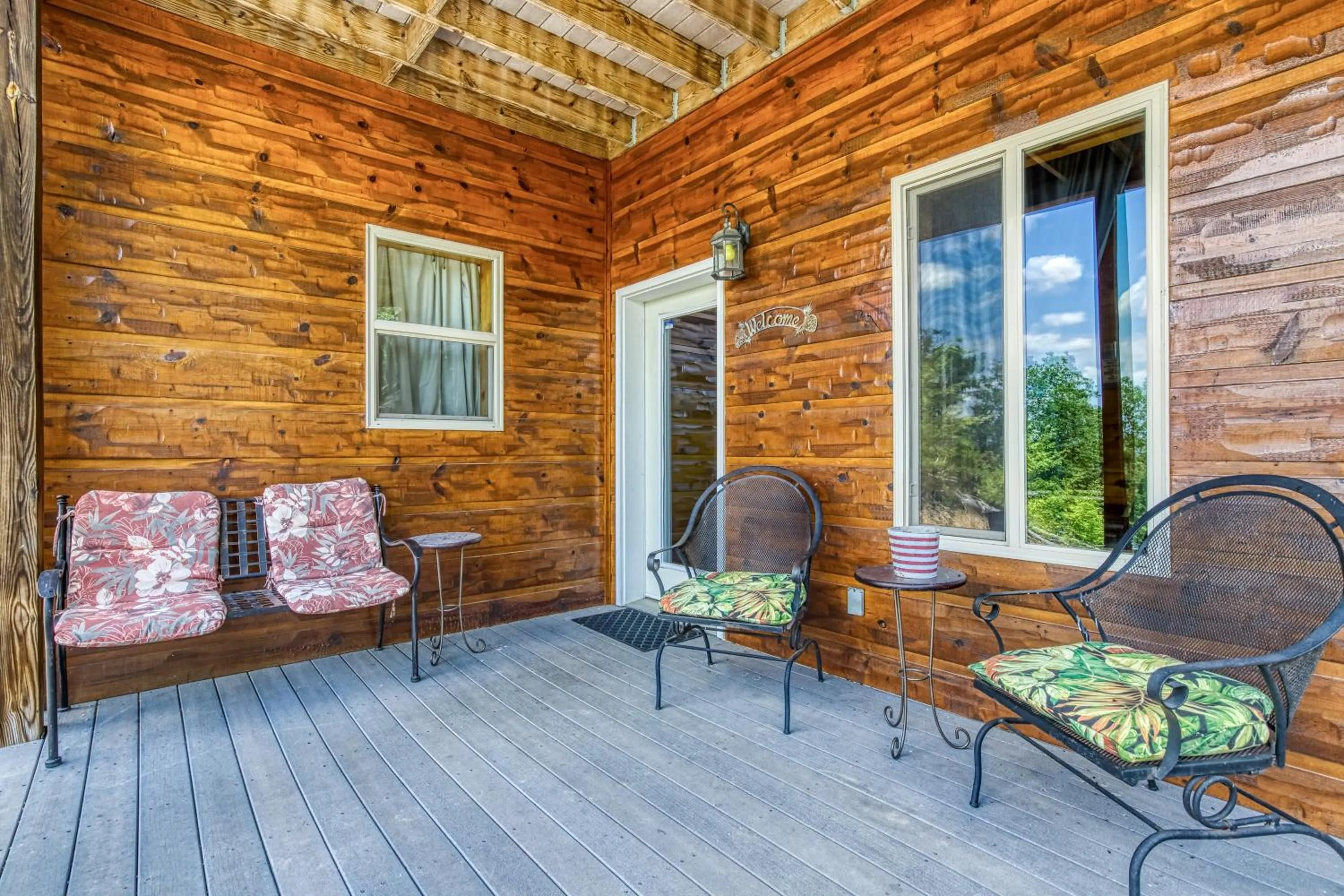 Bear Elegance - Theater Room, Secluded, Heart Shaped Tub!!!