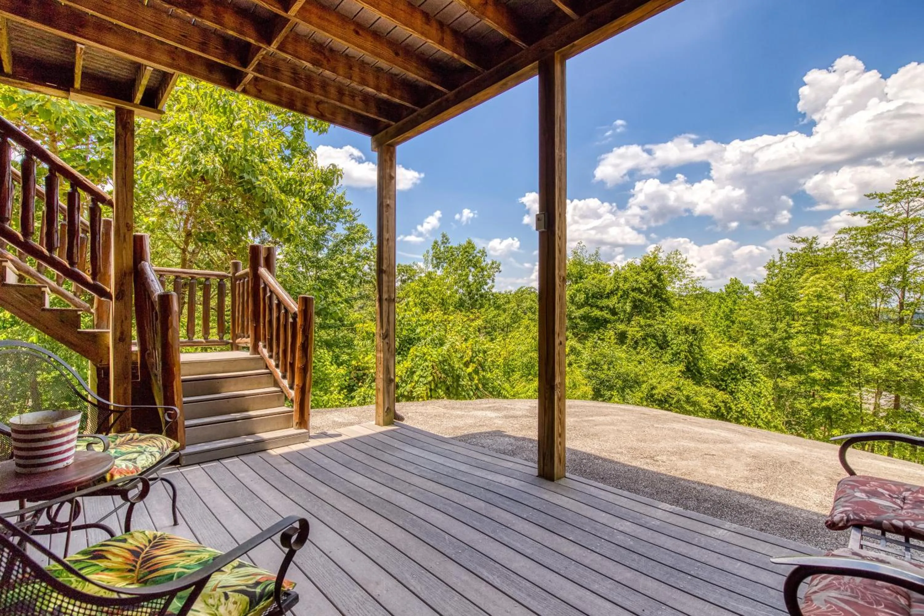 Bear Elegance - Theater Room, Secluded, Heart Shaped Tub!!!