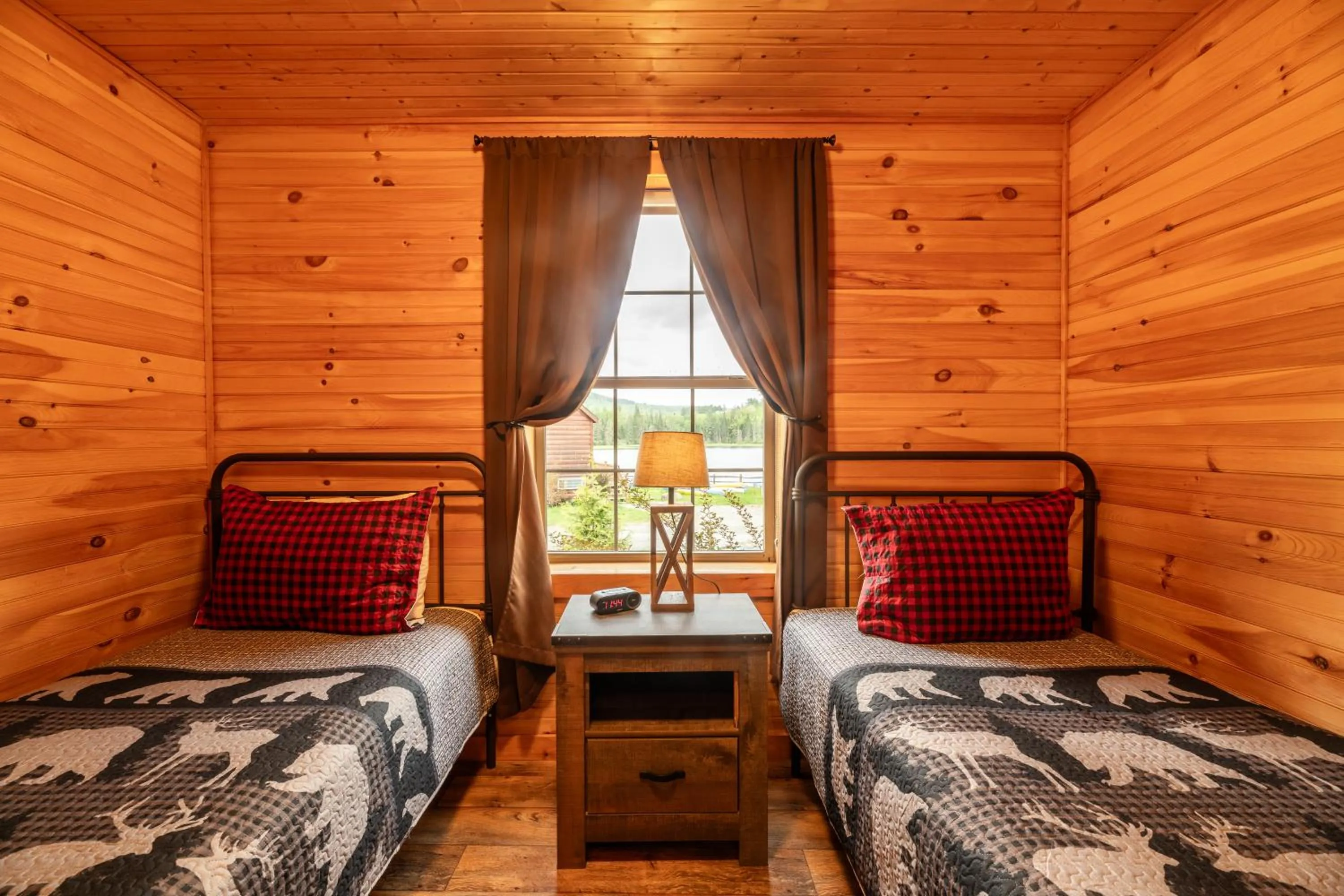 Bedroom, Bed in Presidential Mountain Resort