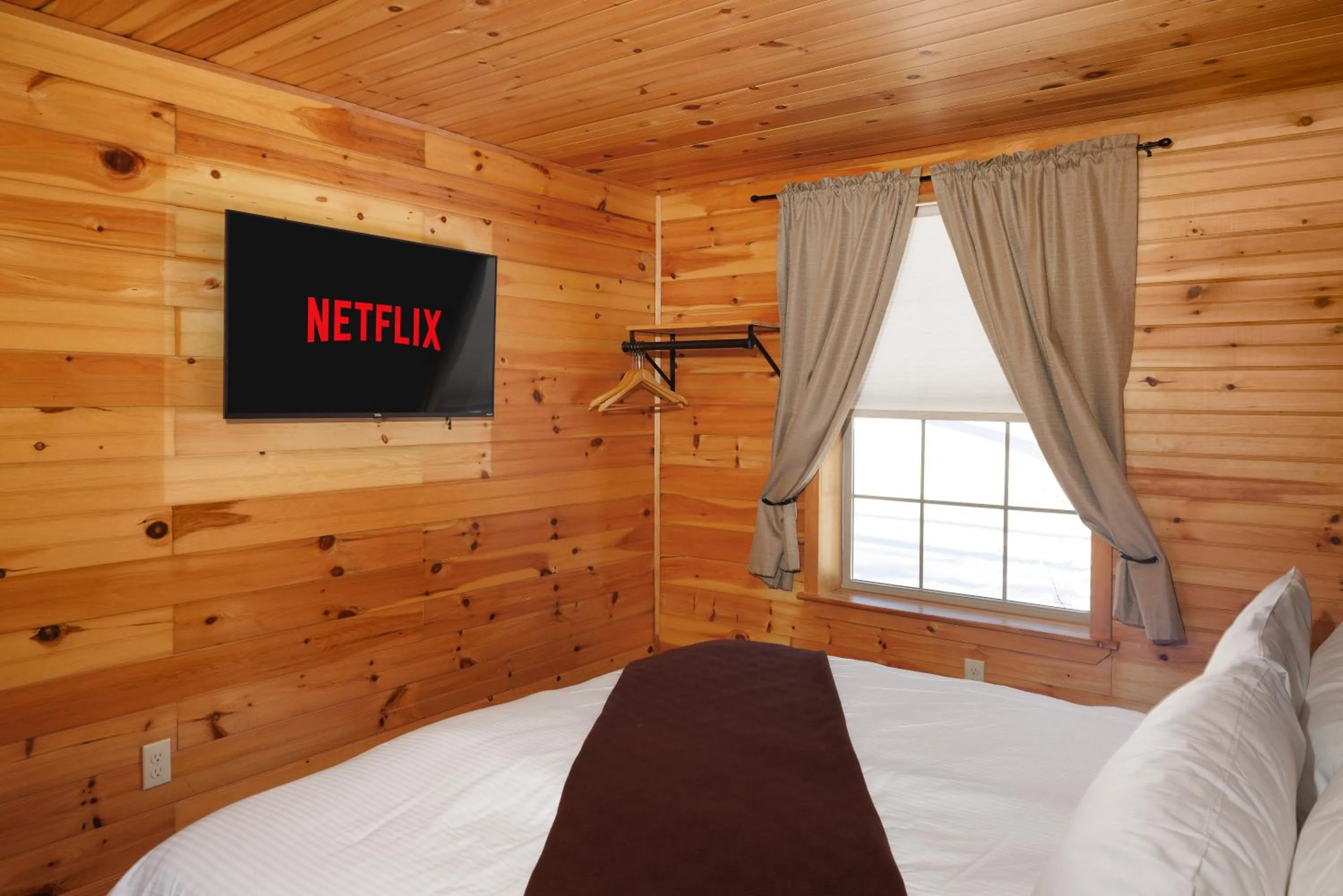 TV and multimedia, Bed in Presidential Mountain Resort
