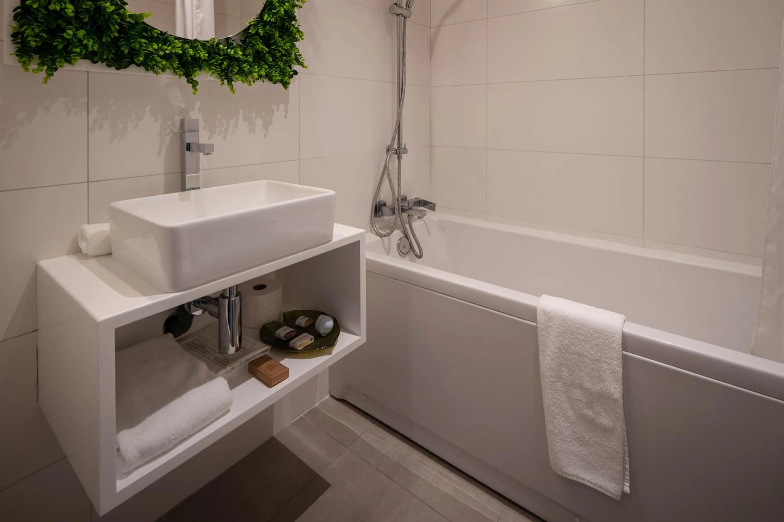 Bathroom in Senhora da Rosa, Tradition & Nature Hotel