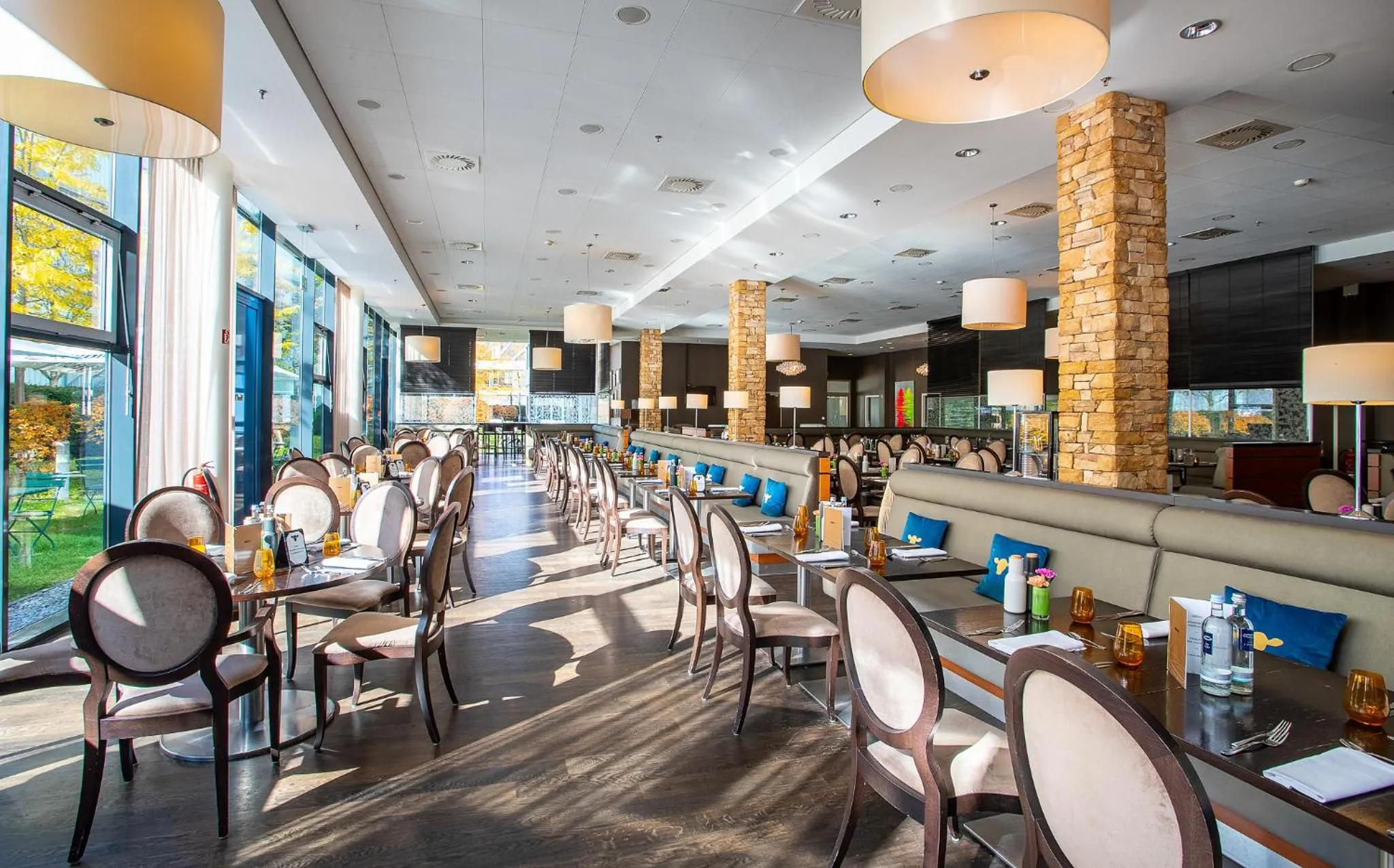 Restaurant/places to eat in Rilano 24/7 Hotel München