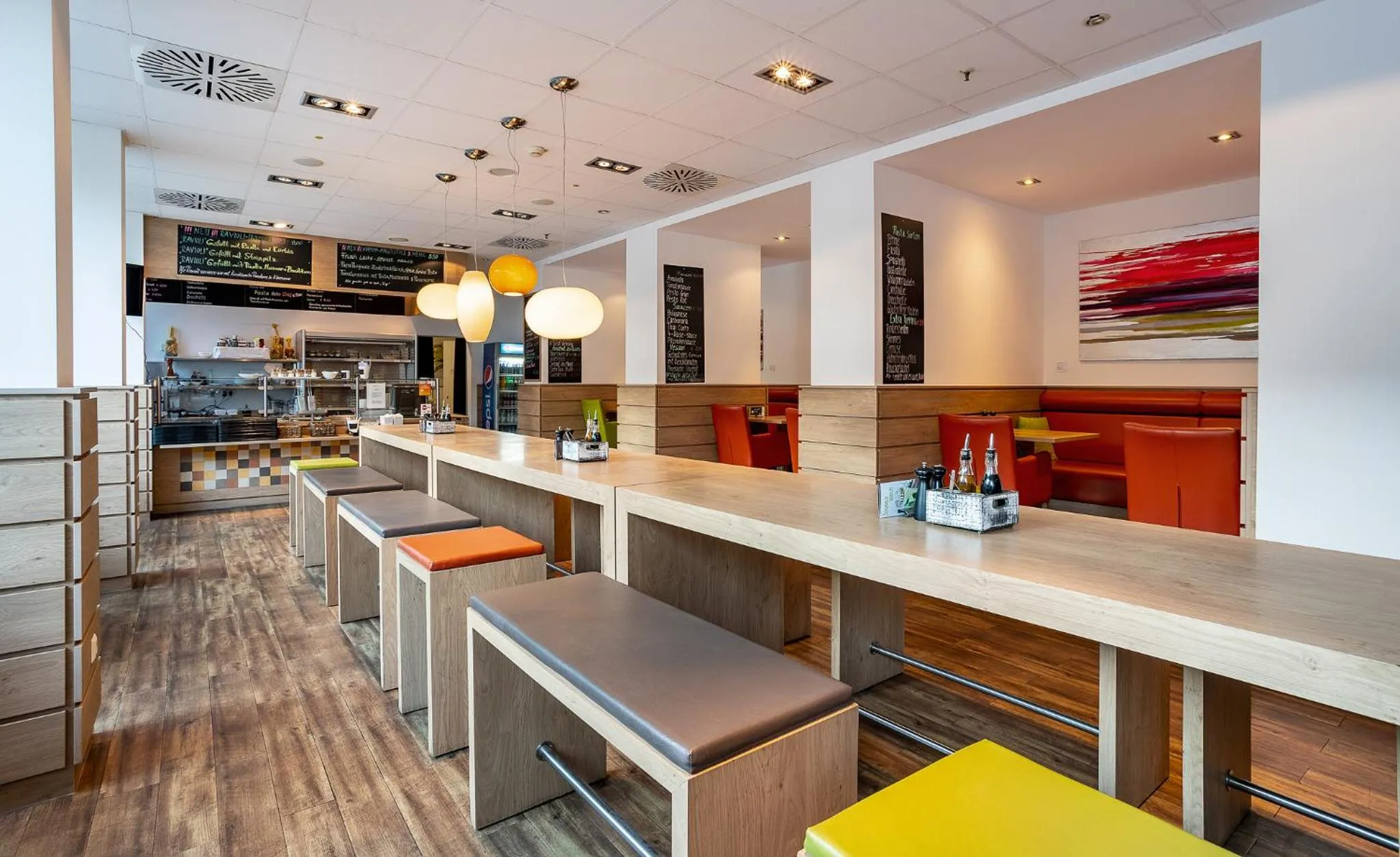 Restaurant/places to eat in Rilano 24/7 Hotel München