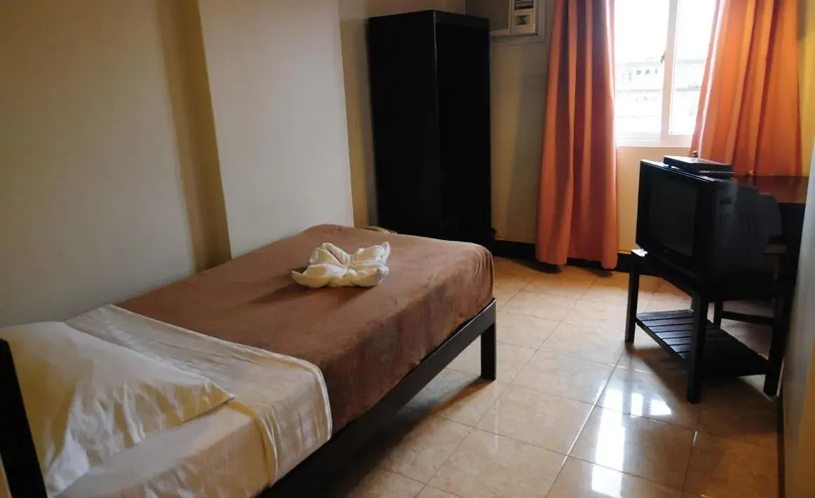 Standard Single Room - single occupancy in Negrense Suites Standard Single Room - single occupancy in Negrense Suites