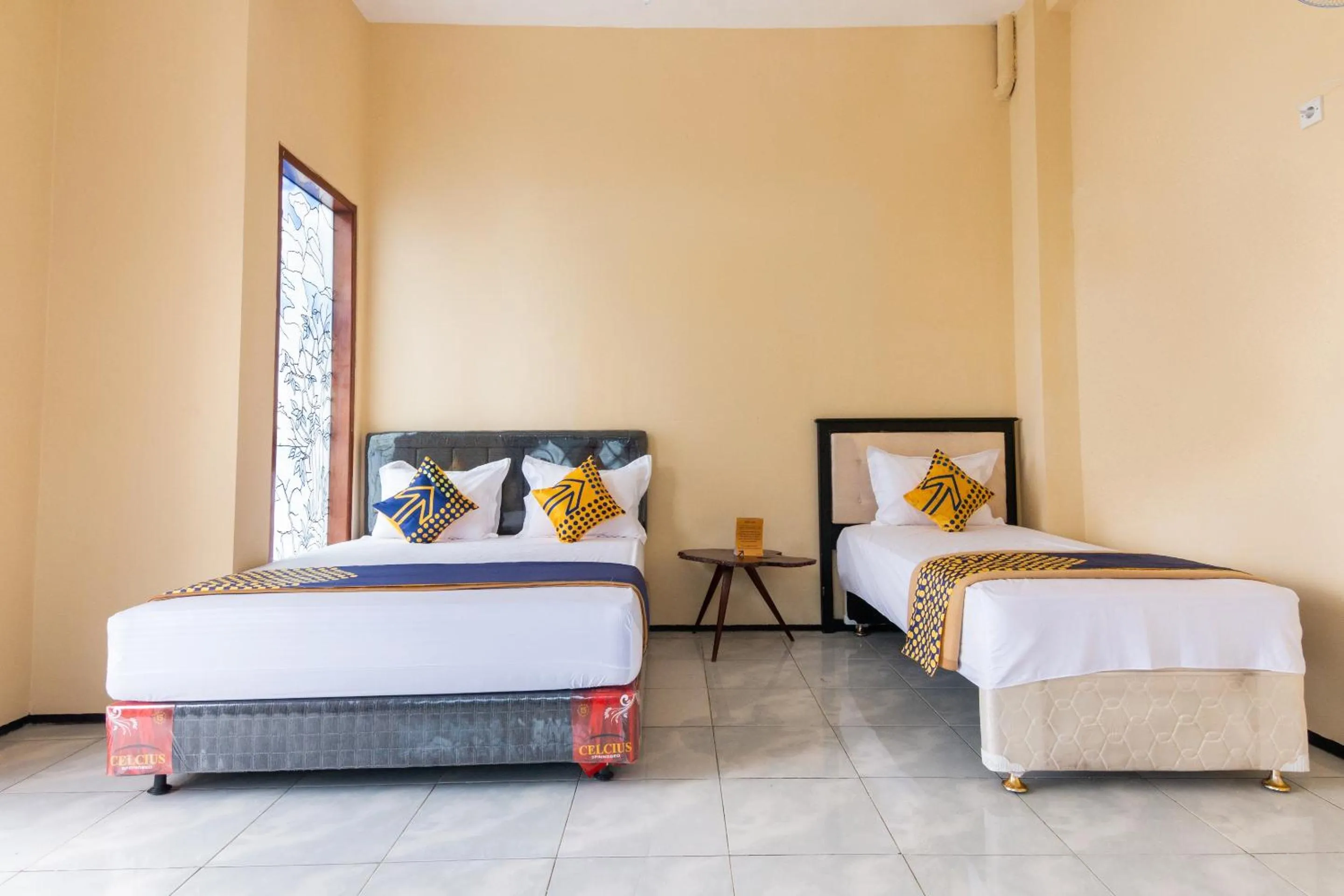 Bedroom, Bed in Hotel O Safira Family Residence Syariah