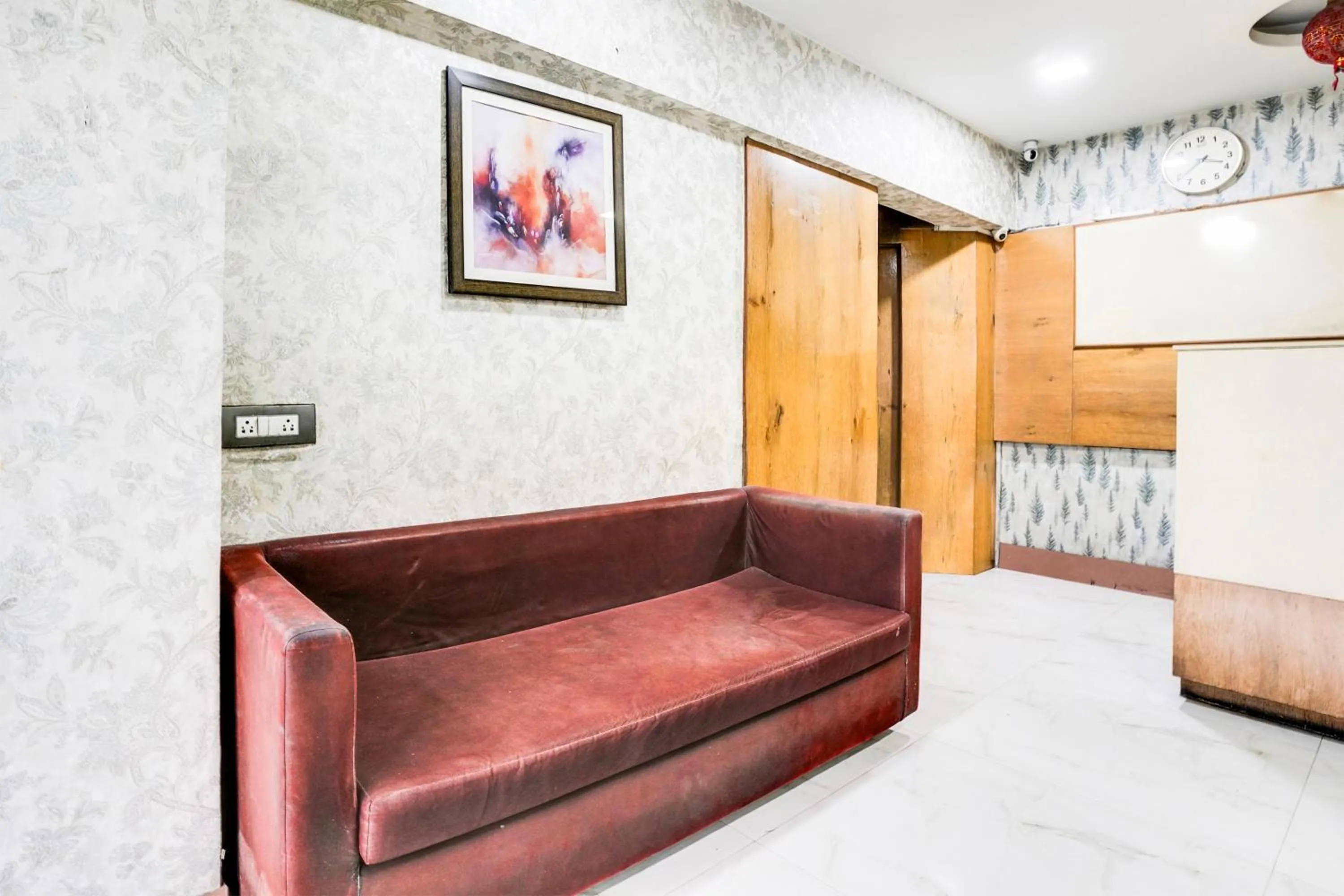 Lobby or reception, Bed in Super Collection O Andheri Near Mumbai Airport Formerly We Stay