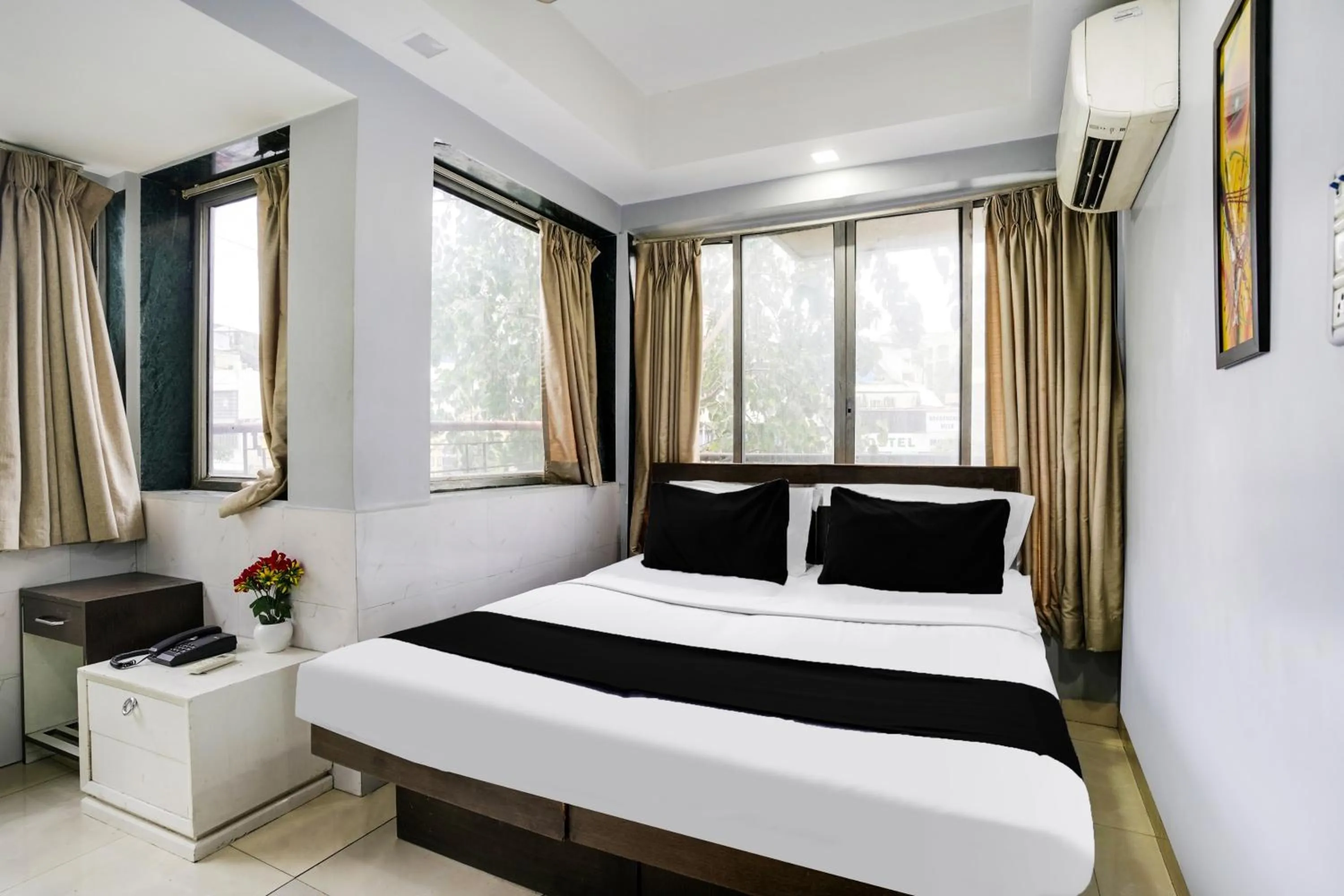 Bedroom, Bed in Super Collection O Andheri Near Mumbai Airport Formerly We Stay