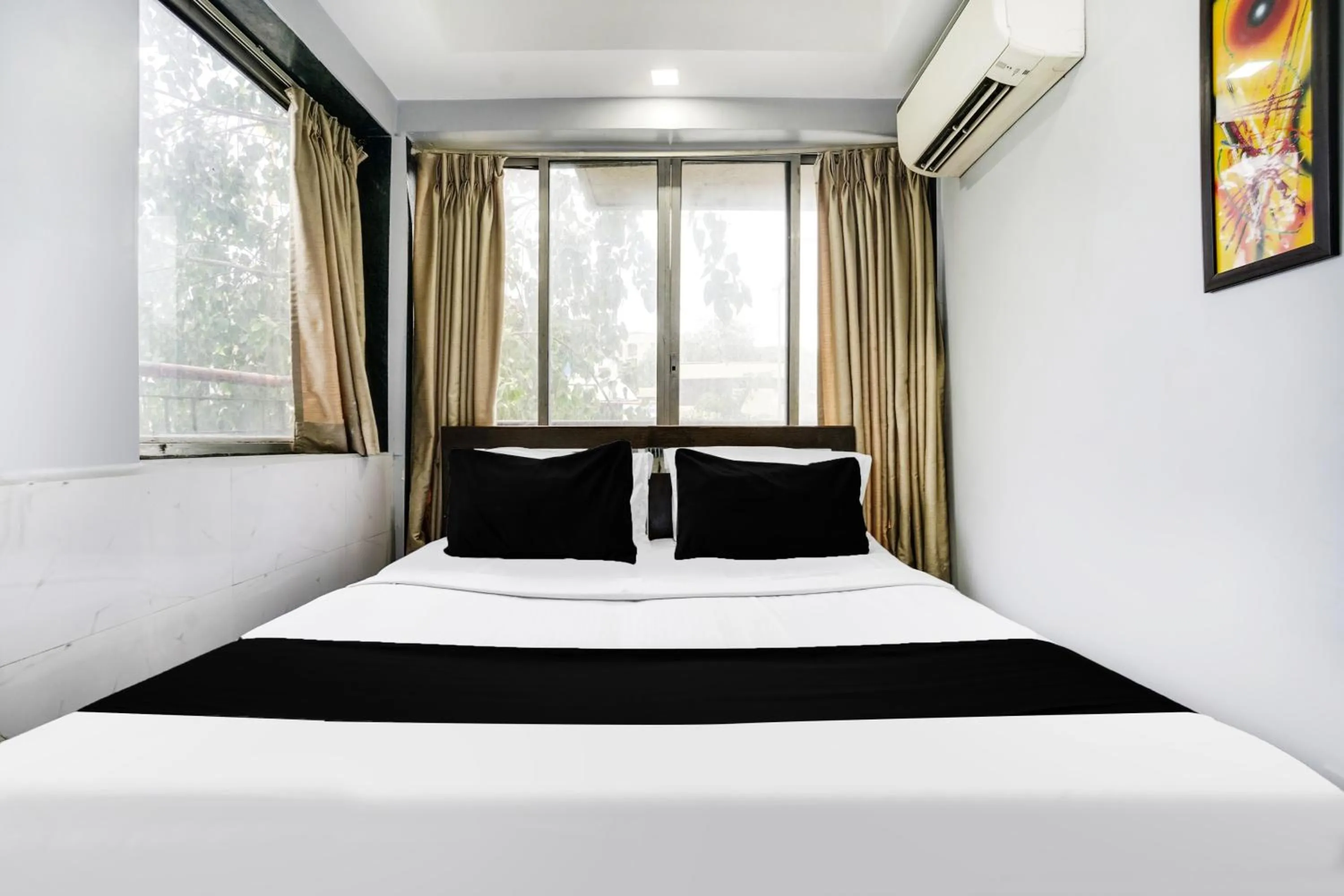 Bedroom, Bed in Super Collection O Andheri Near Mumbai Airport Formerly We Stay