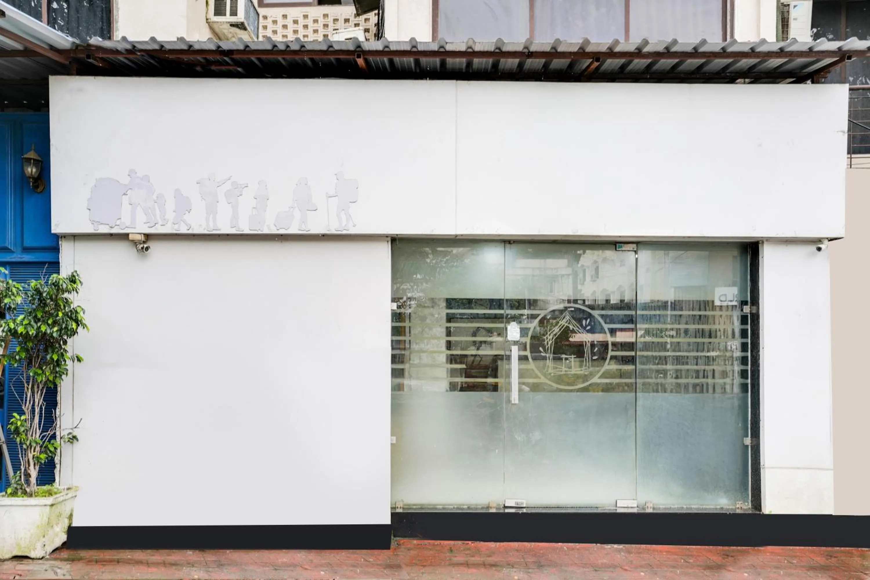 Facade/entrance in Super Collection O Andheri Near Mumbai Airport Formerly We Stay