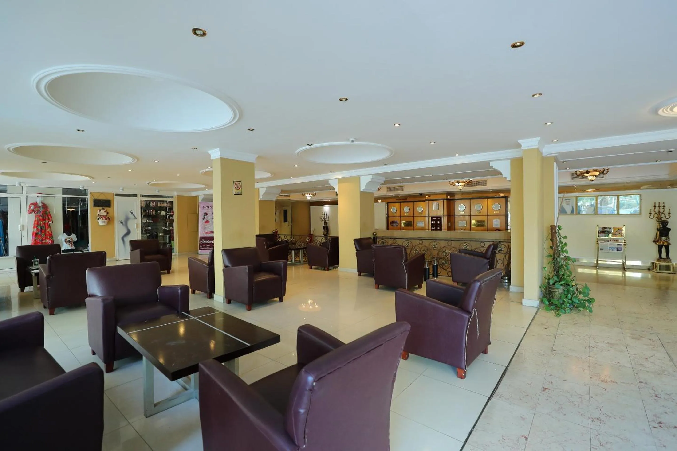 Lobby or reception in OYO 112 Semiramis Hotel