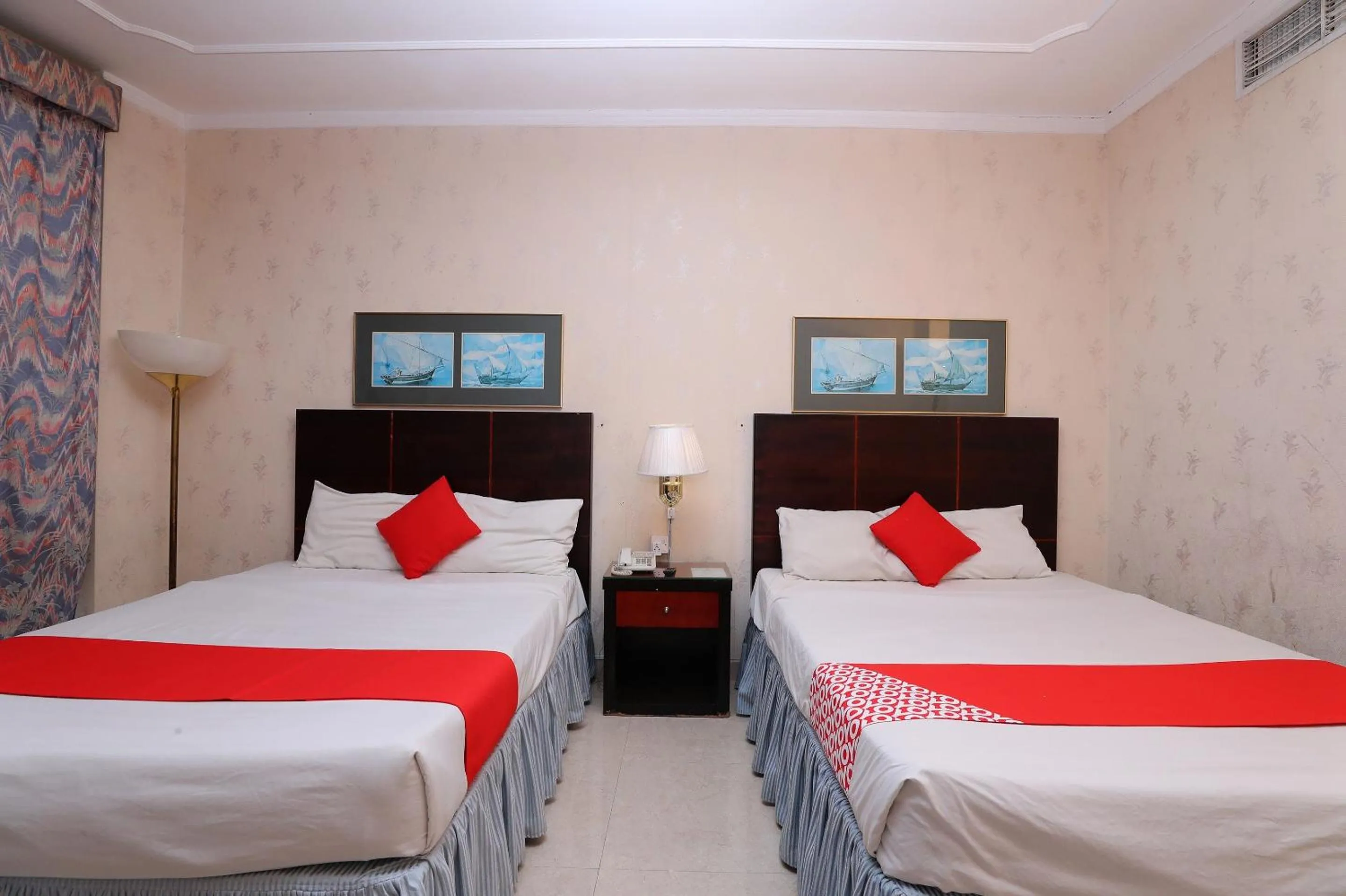 Bedroom, Bed in OYO 112 Semiramis Hotel