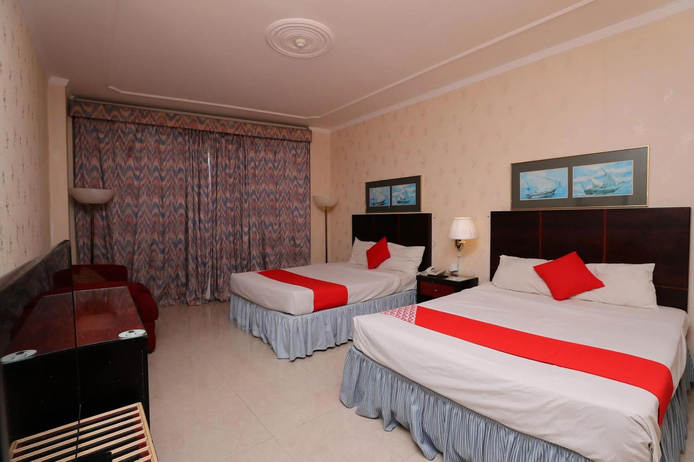 Bedroom, Bed in OYO 112 Semiramis Hotel